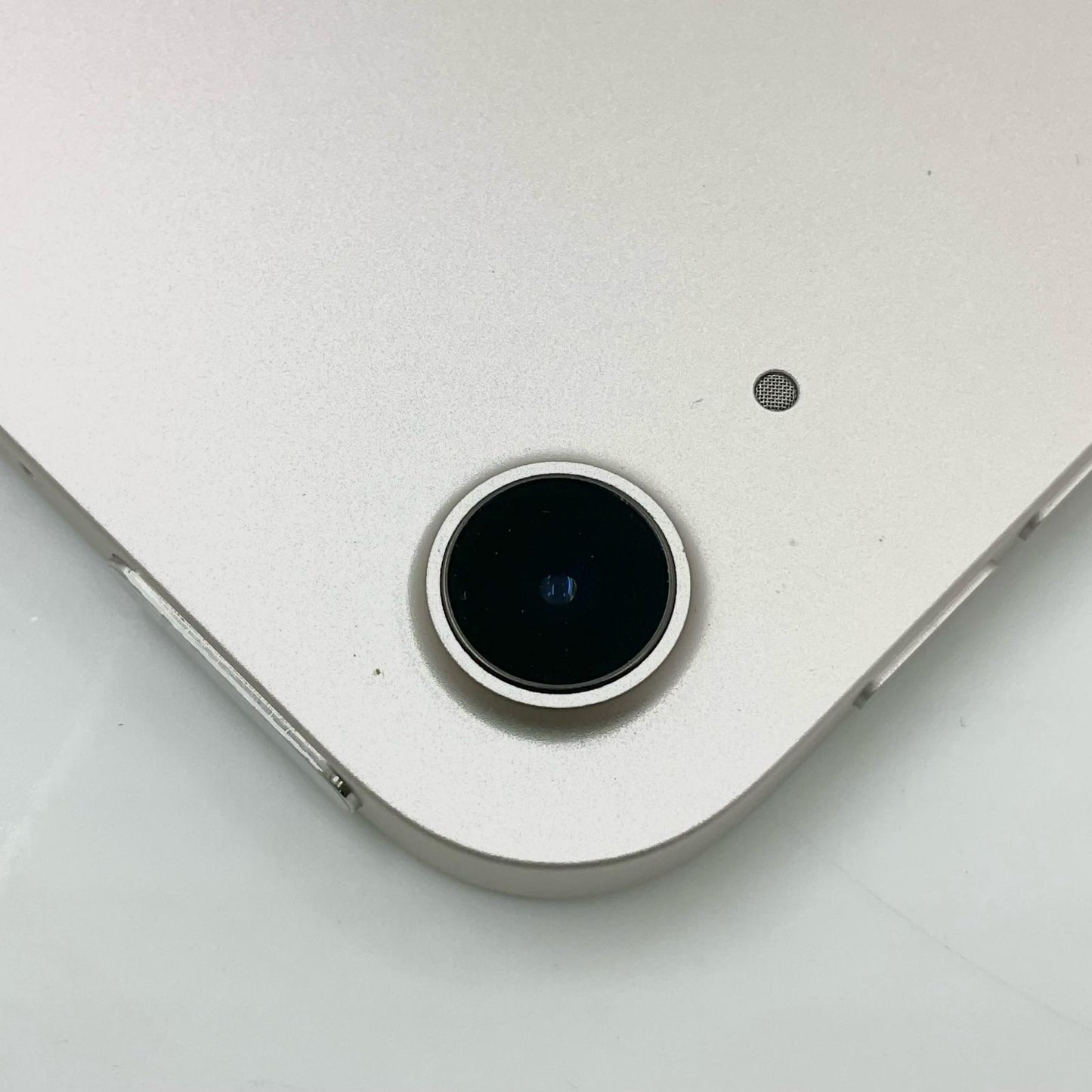 【最速発送】Apple iPad Air 10.9インチ 第5世代 256GB スターライト Wi-Fi【難有】