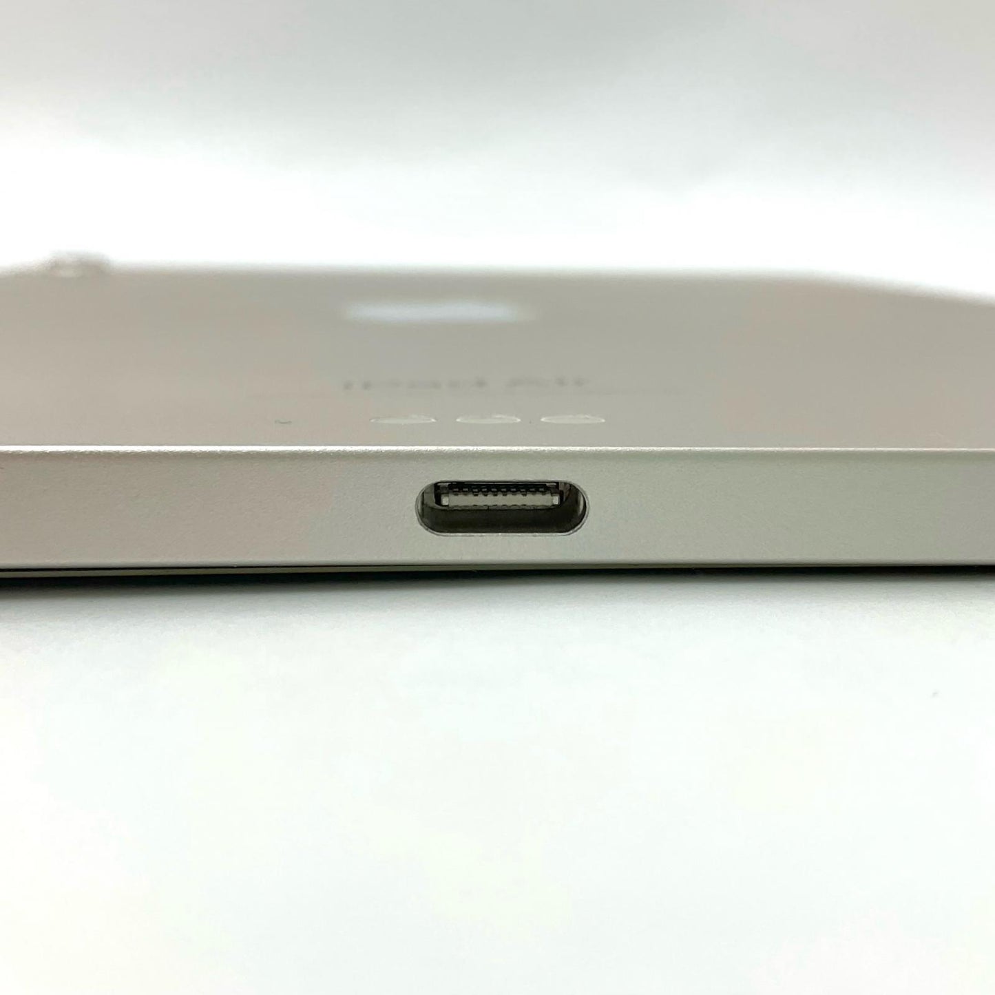 【最速発送】Apple iPad Air 10.9インチ 第5世代 256GB スターライト Wi-Fi【難有】