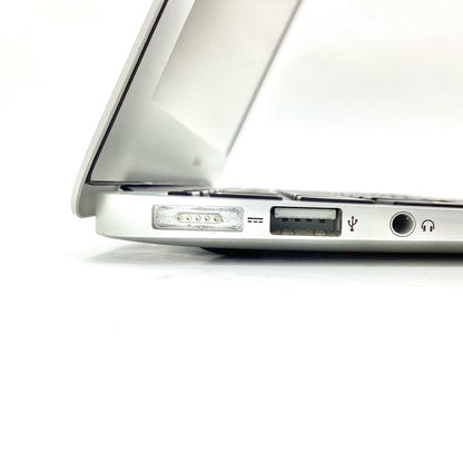 【全額返金保証】【最速発送】Apple MacBook Air 11.6インチ 2013 1.4GHｚ デュアルコア Intel Core i5 4GB SSD 128GB シルバー 92.9% 動作確認済