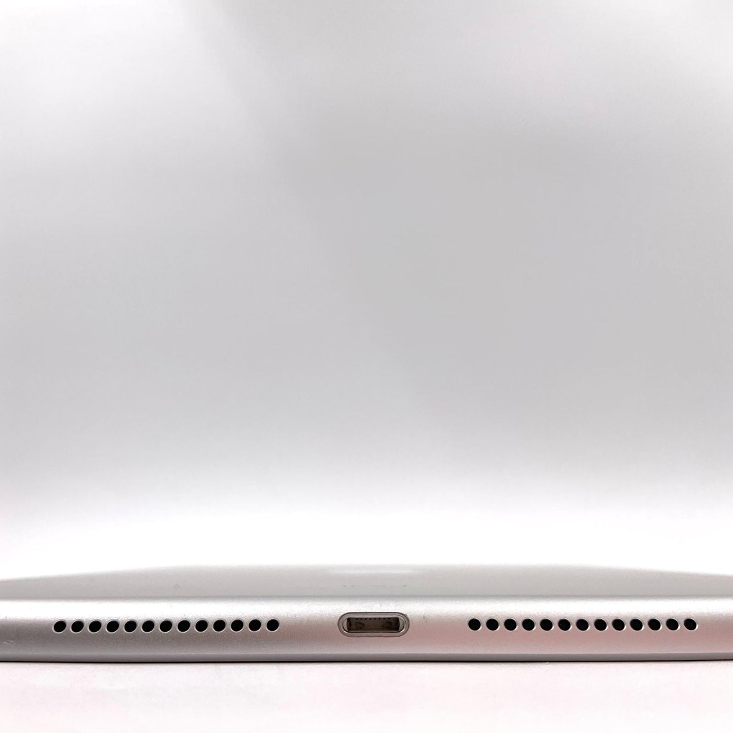 【全額返金保証】【最速発送】Apple iPad iPad 10.2インチ 第9世代 64GB シルバー Wi-Fi 動作確認済