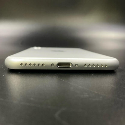 【全額返金保証】【最速発送】Apple iPhone iPhone SE（第2世代） 128GB ホワイト docomo 白ロム 超美品 動作確認済 96%