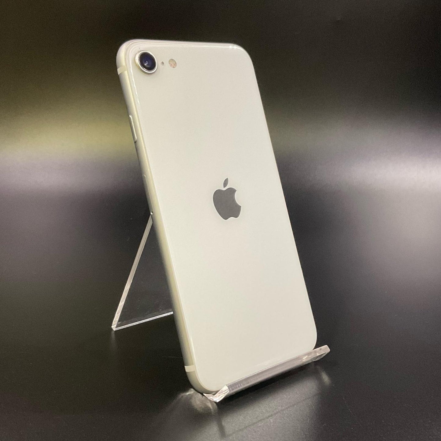 【全額返金保証】【最速発送】Apple iPhone iPhone SE（第2世代） 256GB ホワイト docomo 白ロム 動作確認済 87%