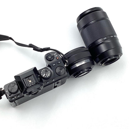 【全額返金保証】【最速発送】FUJIFILM デジタル一眼 X-S10 ダブルズームレンズキット ブラック 美品 動作確認済