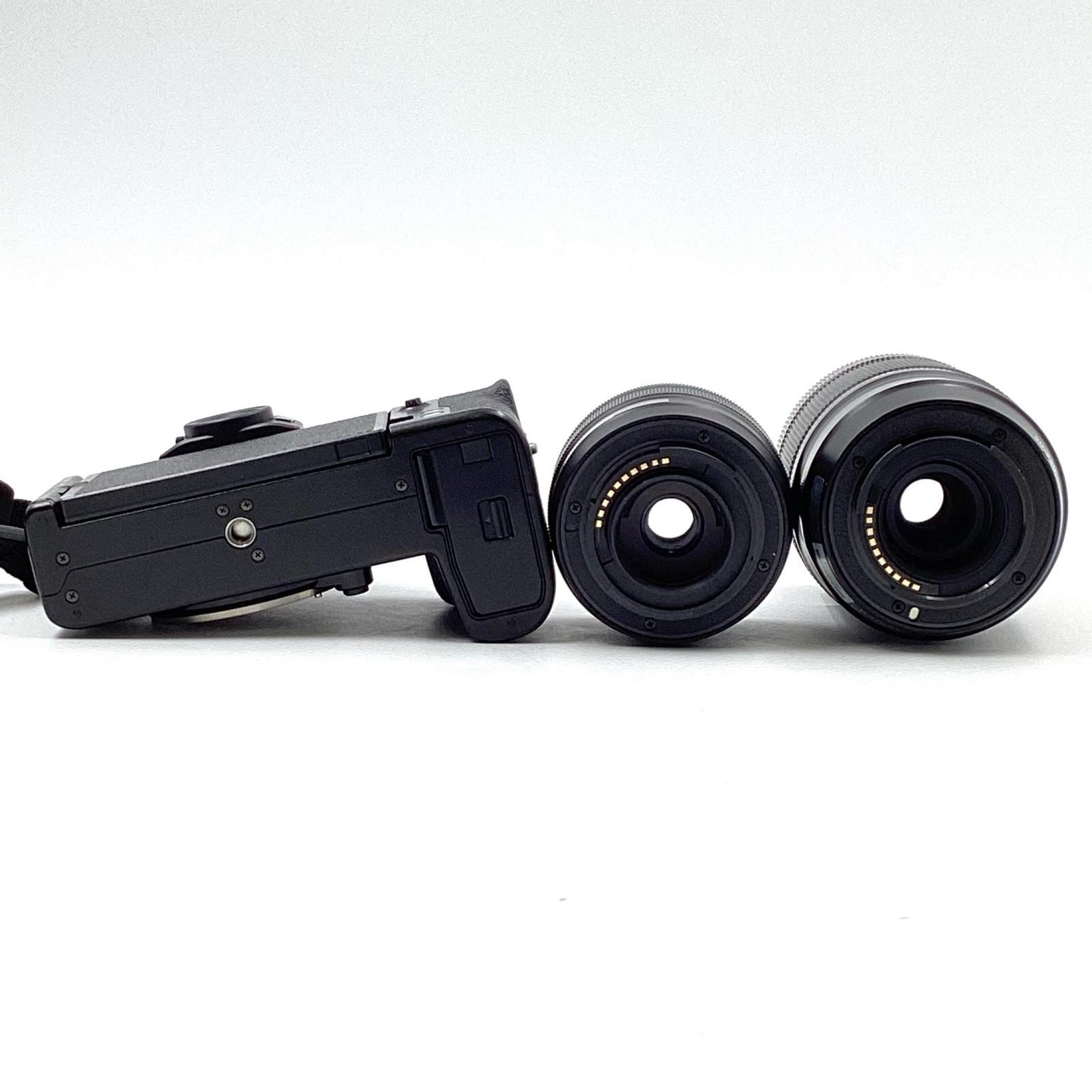【全額返金保証】【最速発送】FUJIFILM デジタル一眼 X-S10 ダブルズームレンズキット ブラック 美品 動作確認済
