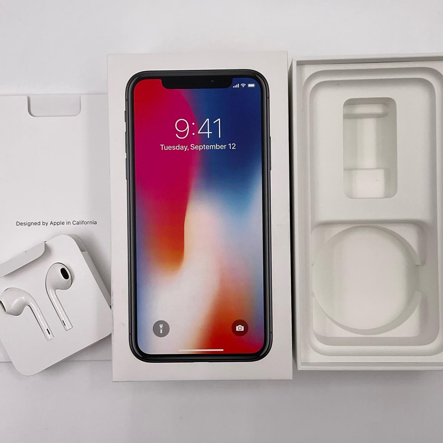 【全額返金保証】【最速発送】Apple iPhone iPhone X 64GB スペースグレイ au 白ロム 動作確認済 85%