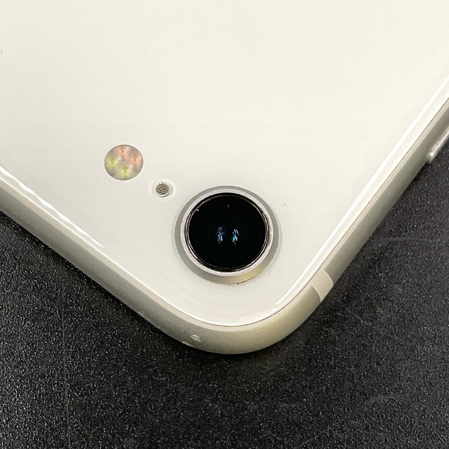 【最速発送】Apple iPhone iPhone SE（第2世代） 64GB ホワイト Softbank 白ロム【難有】 74%