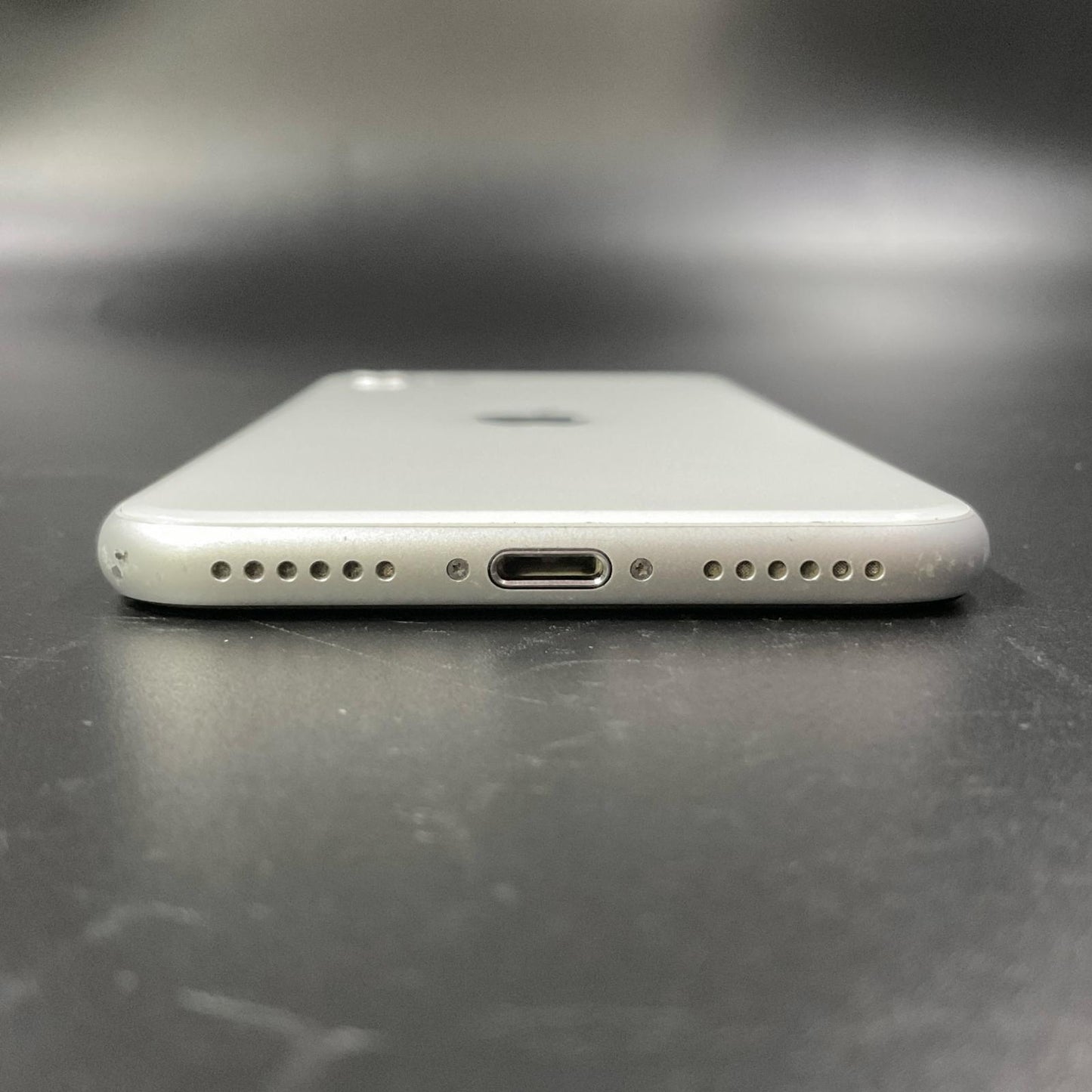 【最速発送】Apple iPhone iPhone SE（第2世代） 64GB ホワイト Softbank 白ロム【難有】 74%