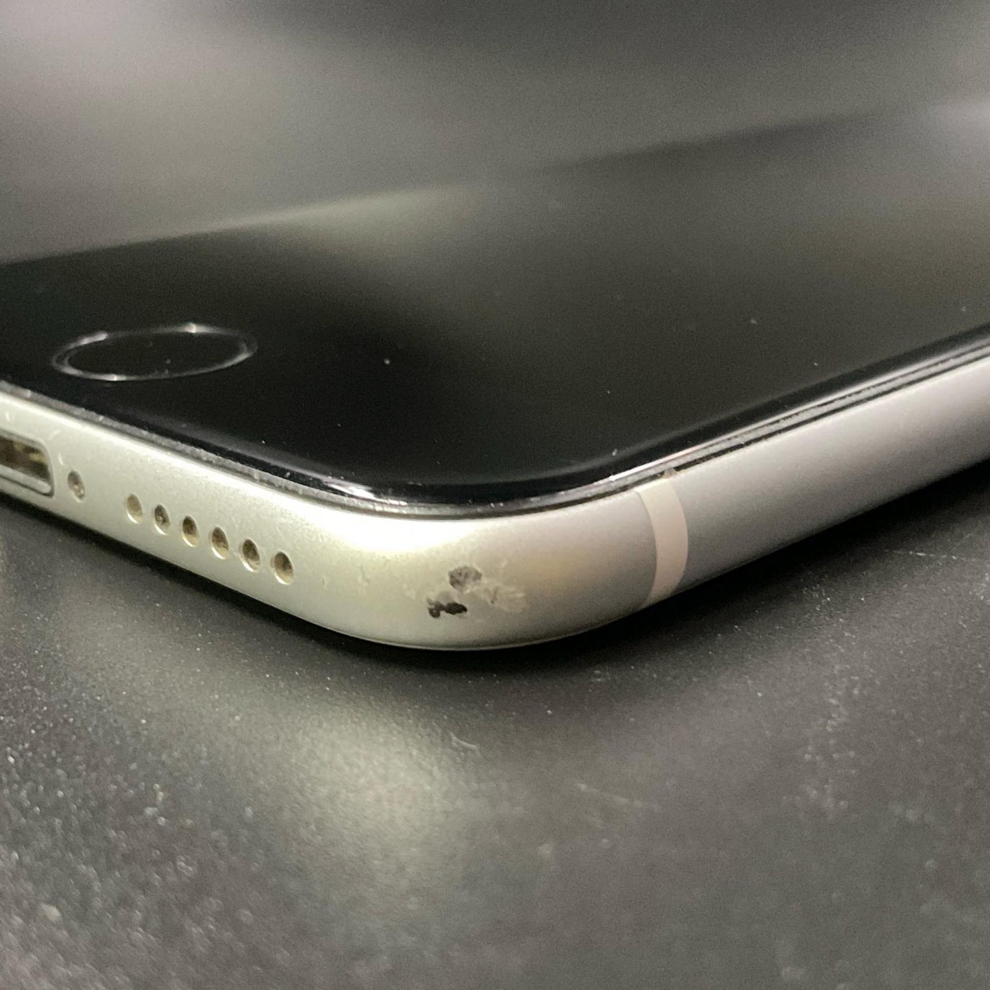 【最速発送】Apple iPhone iPhone SE（第2世代） 64GB ホワイト Softbank 白ロム【難有】 74%