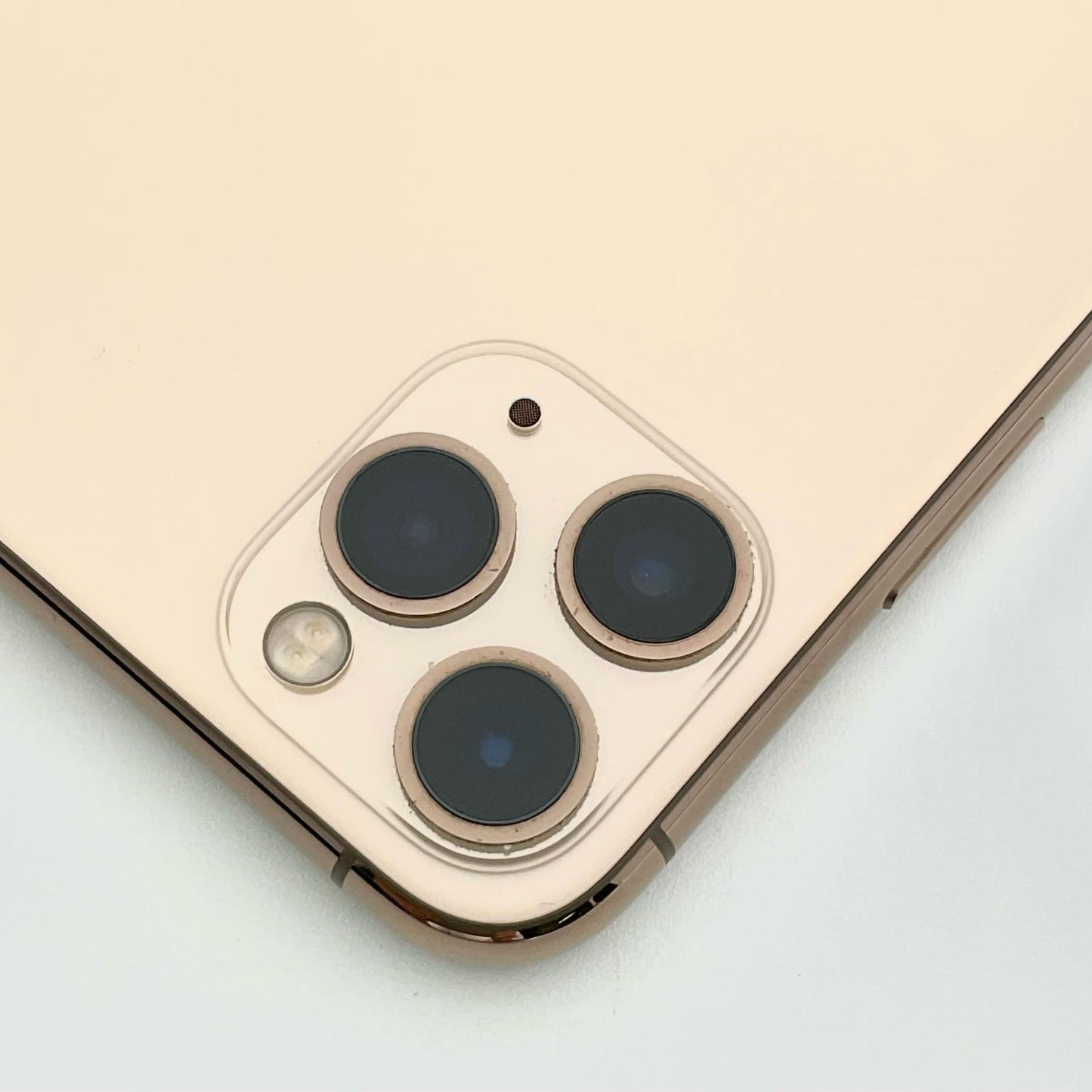 【全額返金保証】【最速発送】Apple iPhone iPhone 11 Pro Max 64GB ゴールド Softbank 白ロム 動作確認済 84%
