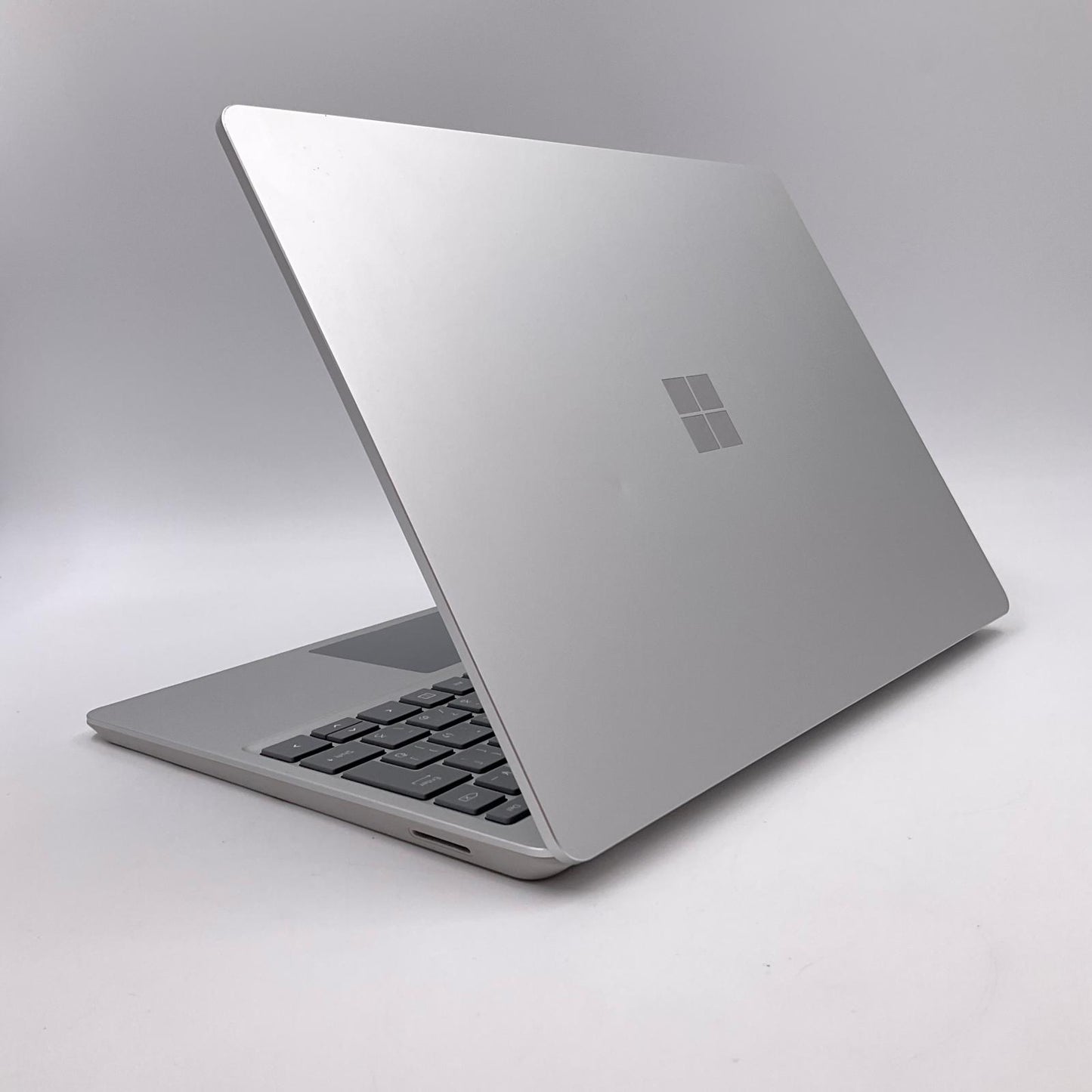 【全額返金保証】【最速発送】Microsoft Surface Laptop Go 1943 Intel(R) Core(TM) i5-1035G1 CPU @ 1.00GHz 8GB M.2 SSD 128GB 90.9% 動作確認済