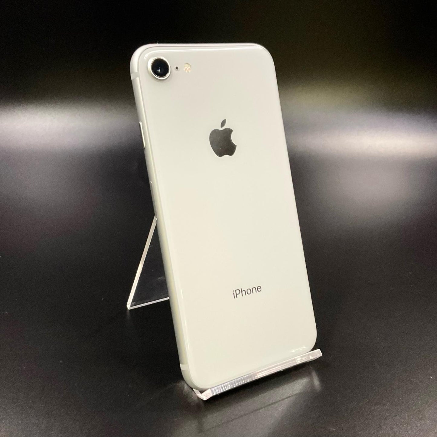 【全額返金保証】【最速発送】Apple iPhone iPhone 8 64GB シルバー docomo 白ロム 動作確認済 86%