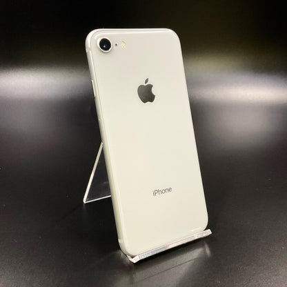 【全額返金保証】【最速発送】Apple iPhone iPhone 8 64GB シルバー docomo 白ロム 動作確認済 86%