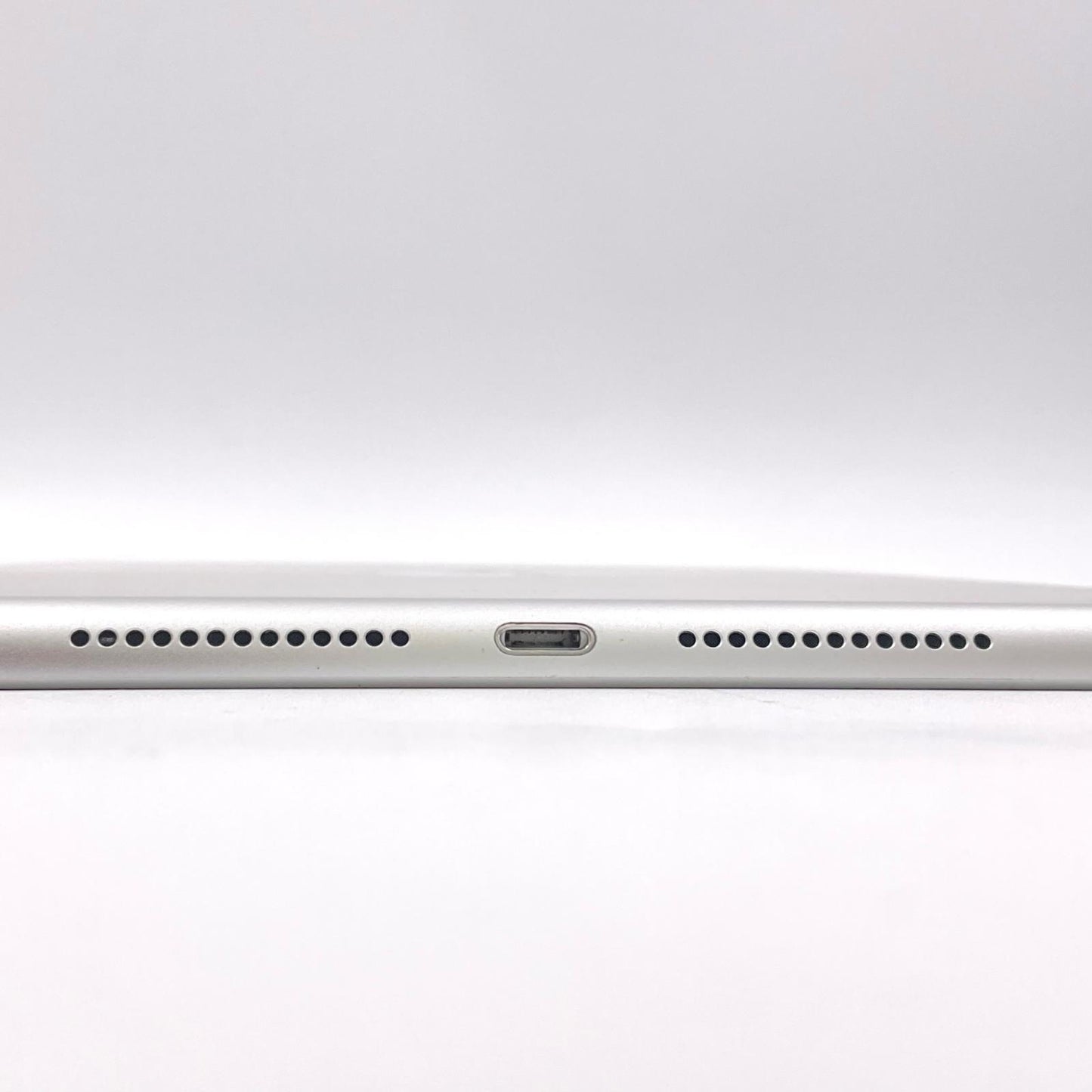 【全額返金保証】【最速発送】Apple iPad iPad 10.2インチ 第9世代 64GB シルバー Wi-Fi 動作確認済