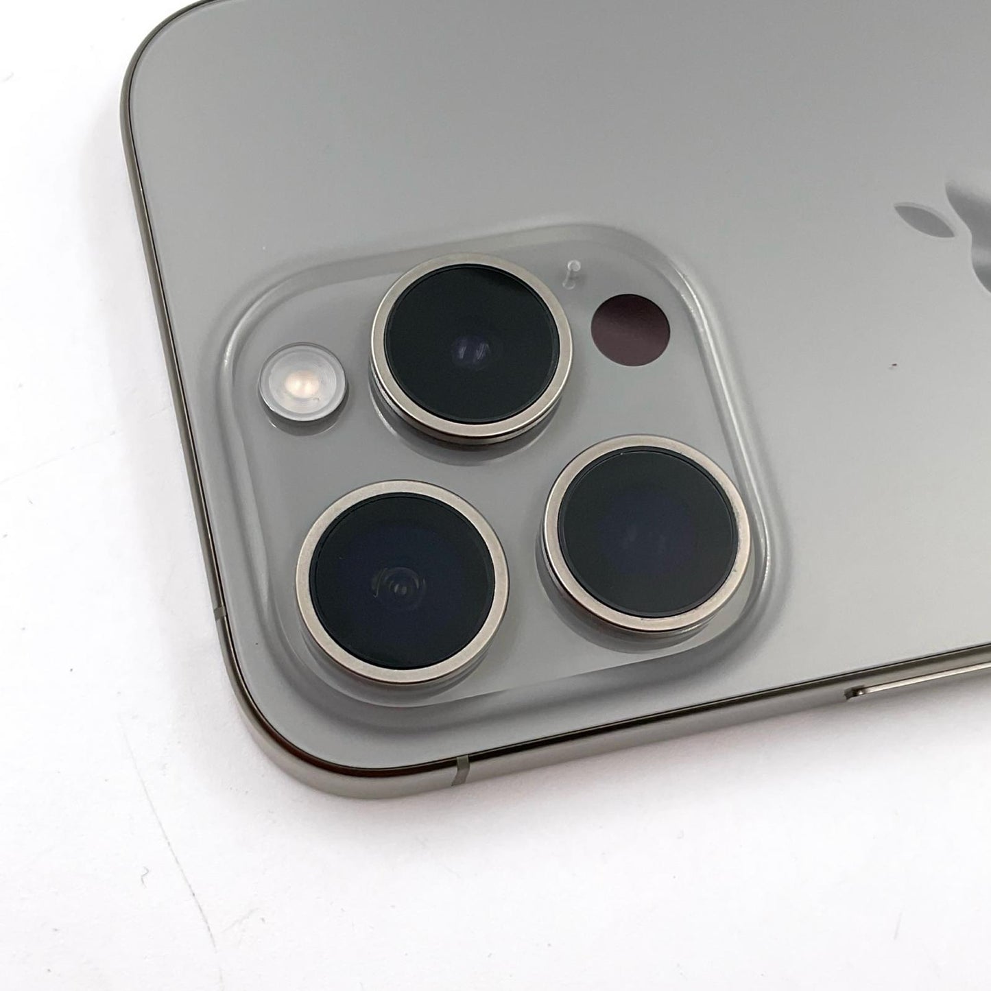 【全額返金保証】【最速発送】Apple iPhone iPhone Pro 15 Pro 256GB ナチュラルチタニウム SIMフリー 白ロム 動作確認済 89%