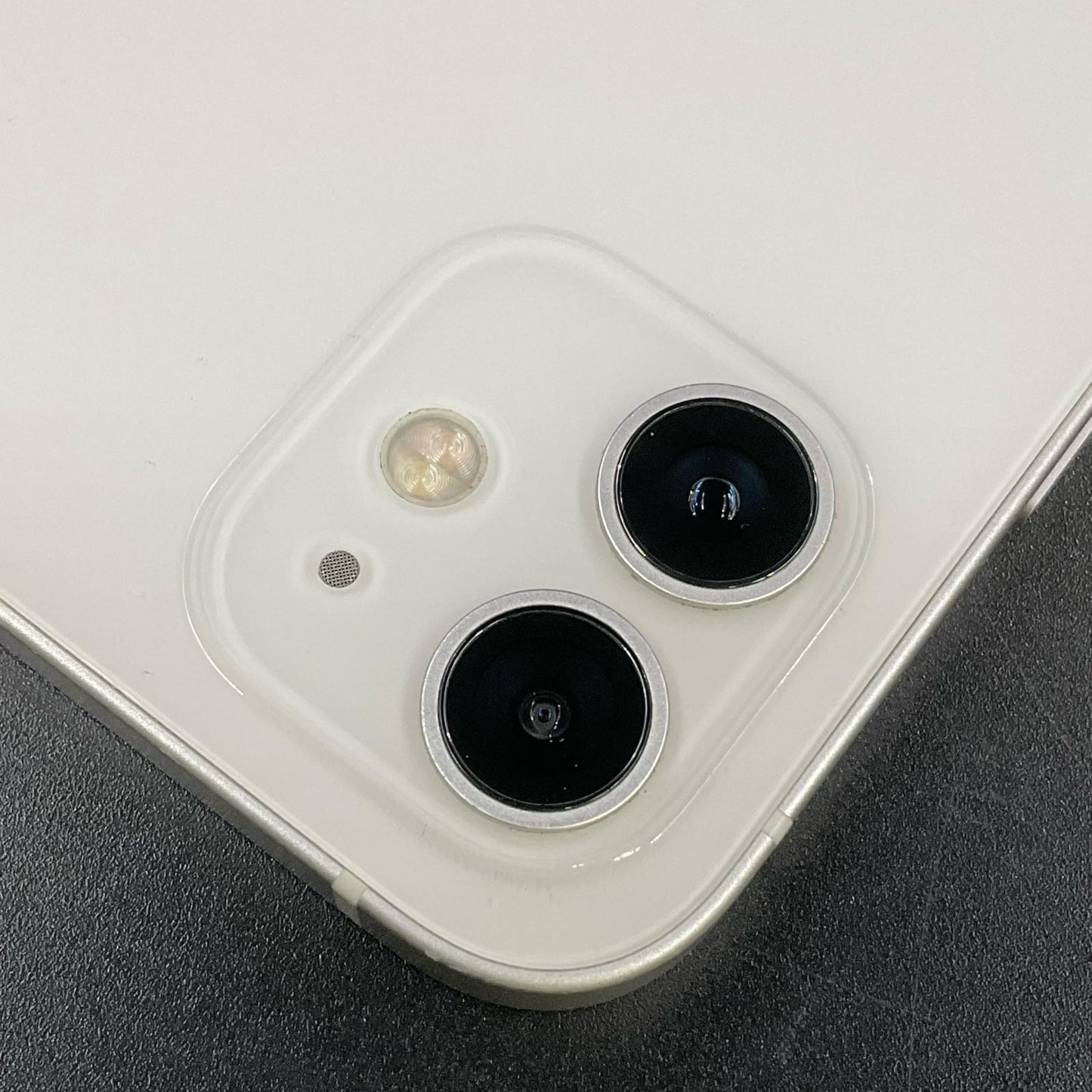 【最速発送】Apple iPhone iPhone 12 128GB ホワイト docomo 白ロム【難有】 77%