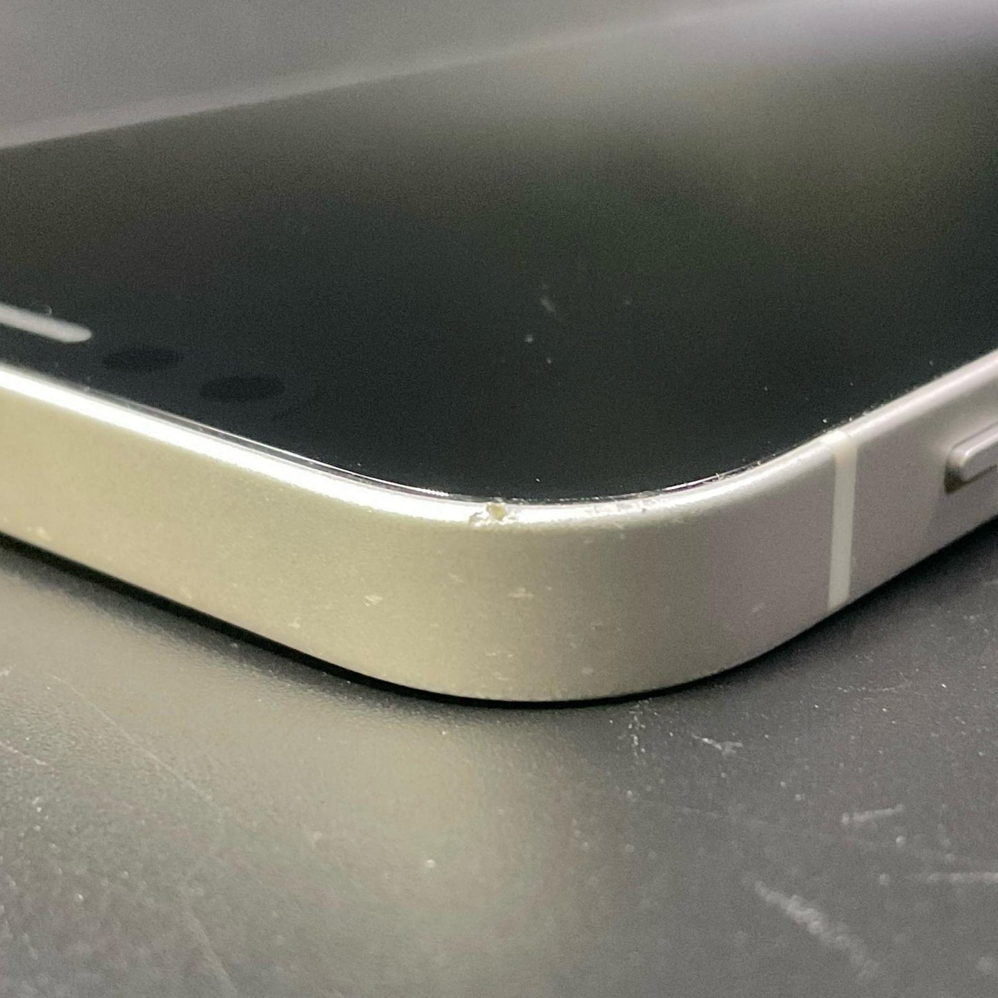 【最速発送】Apple iPhone iPhone 12 128GB ホワイト docomo 白ロム【難有】 77%