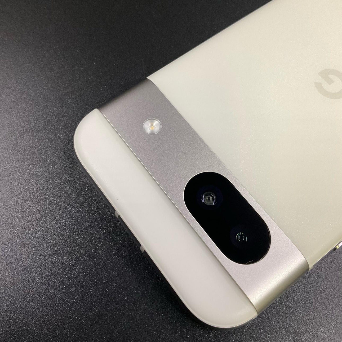 【全額返金保証】【最速発送】Google Pixel 8a 128GB ポーセリン SIMフリー G576D 白ロム 超美品 動作確認済