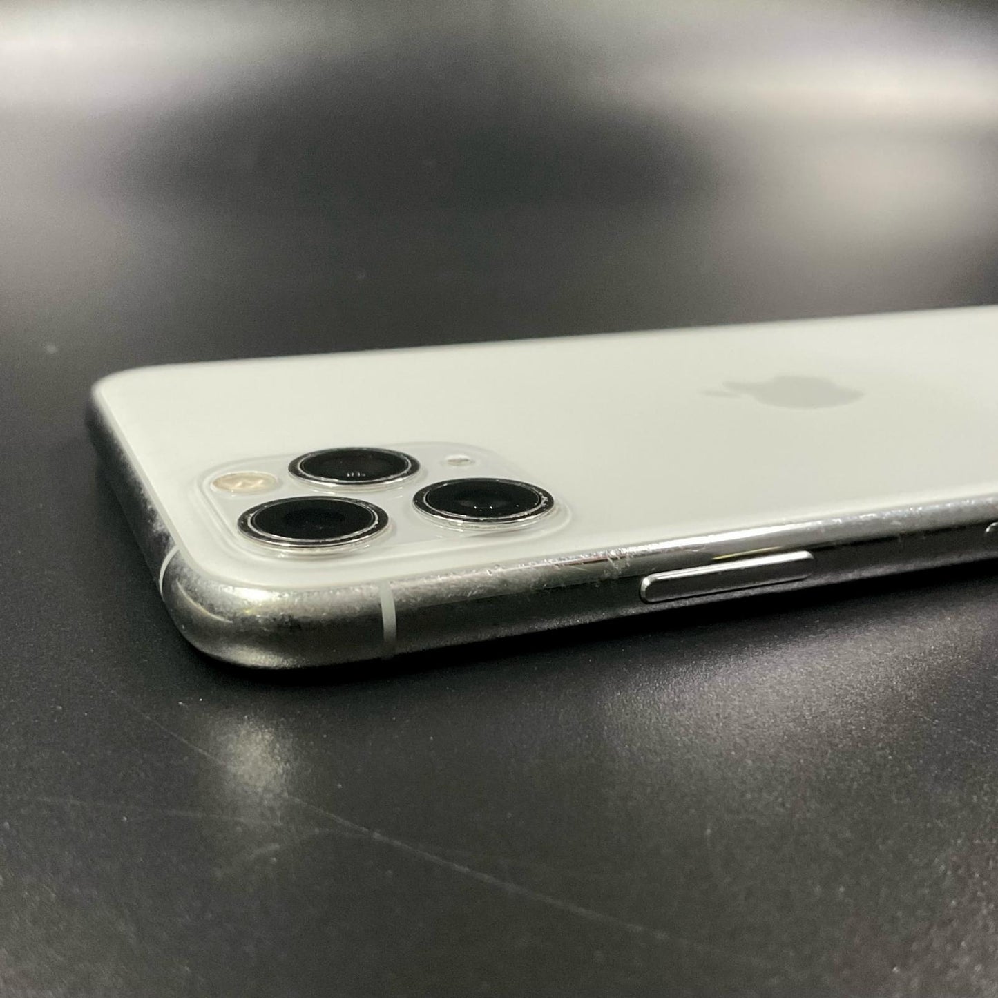 【全額返金保証】【最速発送】Apple iPhone iPhone Pro Max 11 Pro Max 256GB シルバー Softbank 白ロム 動作確認済 85%