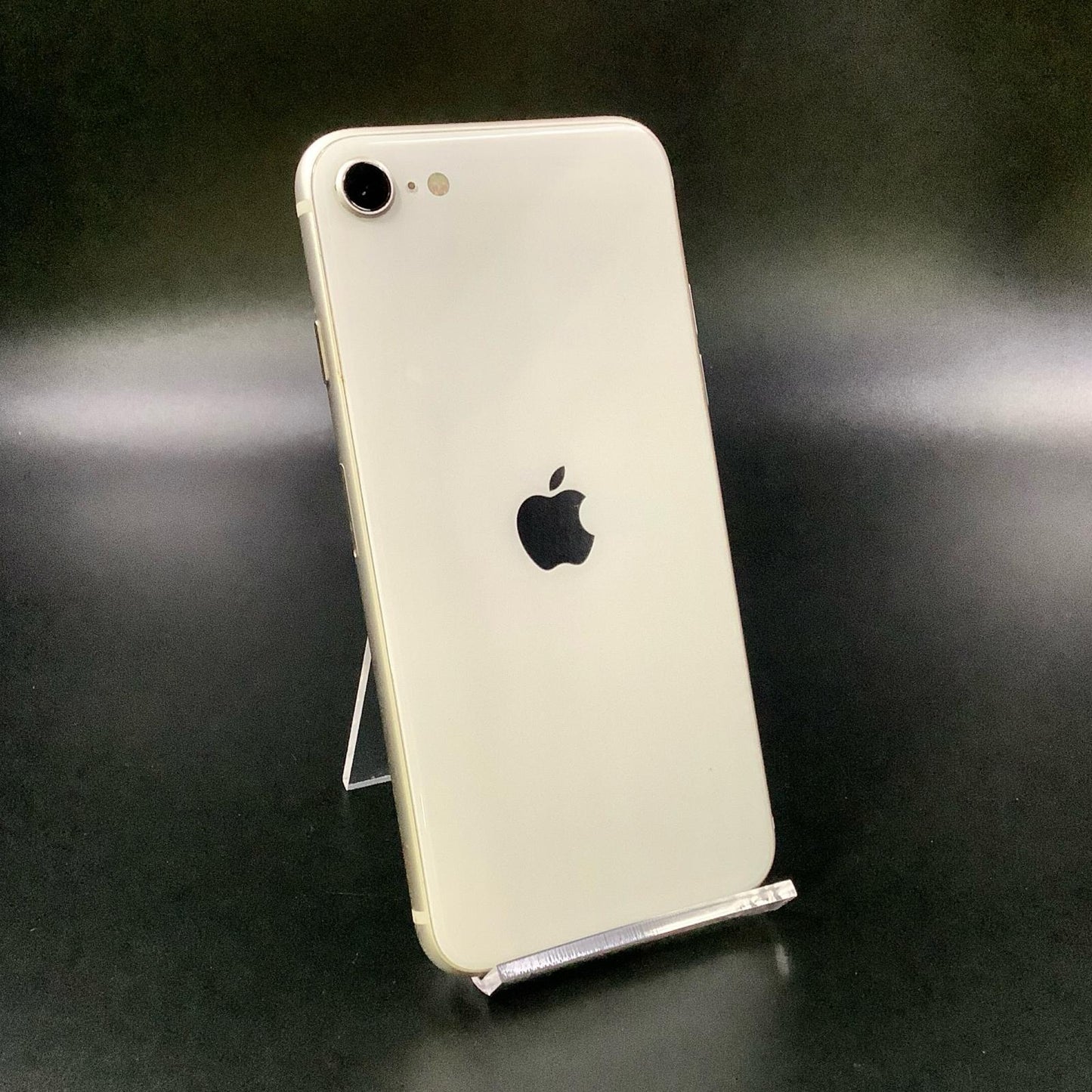 【全額返金保証】【最速発送】Apple iPhone iPhone SE（第3世代） 128GB スターライト au 白ロム 動作確認済 80%