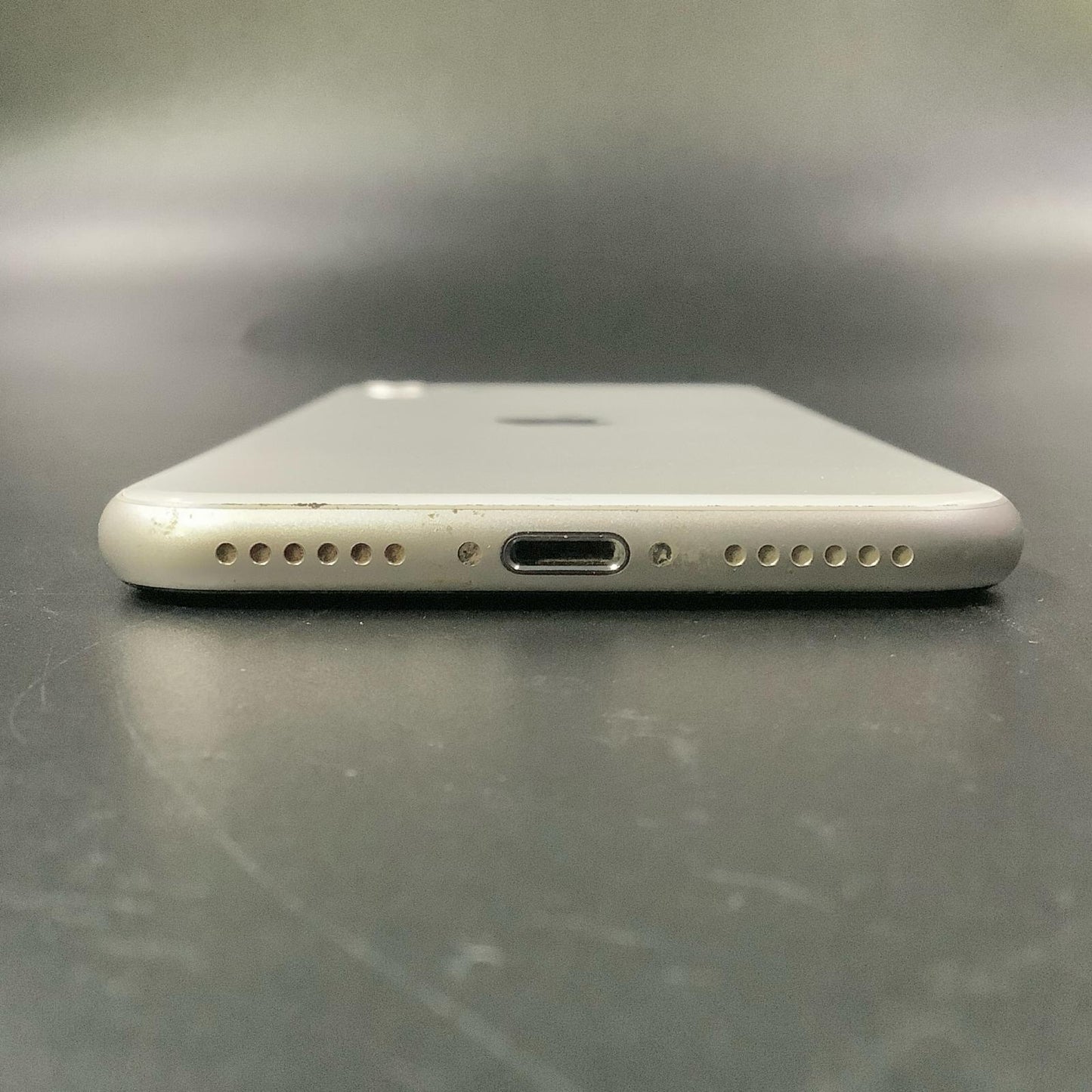 【全額返金保証】【最速発送】Apple iPhone iPhone SE（第3世代） 128GB スターライト au 白ロム 動作確認済 80%