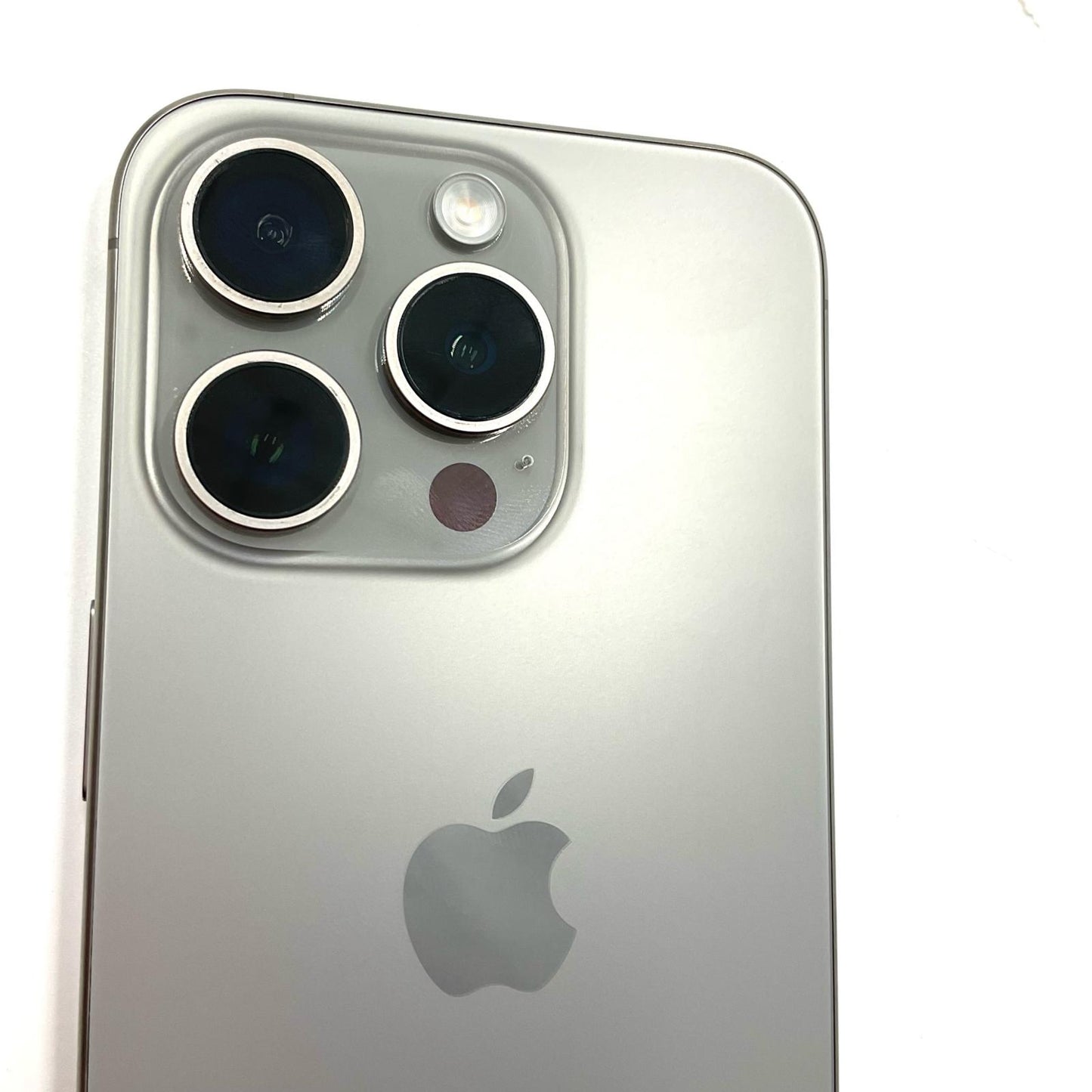【全額返金保証】【最速発送】Apple iPhone iPhone 15 Pro 128GB ナチュラルチタニウム SIMフリー 白ロム 美品 動作確認済 89%
