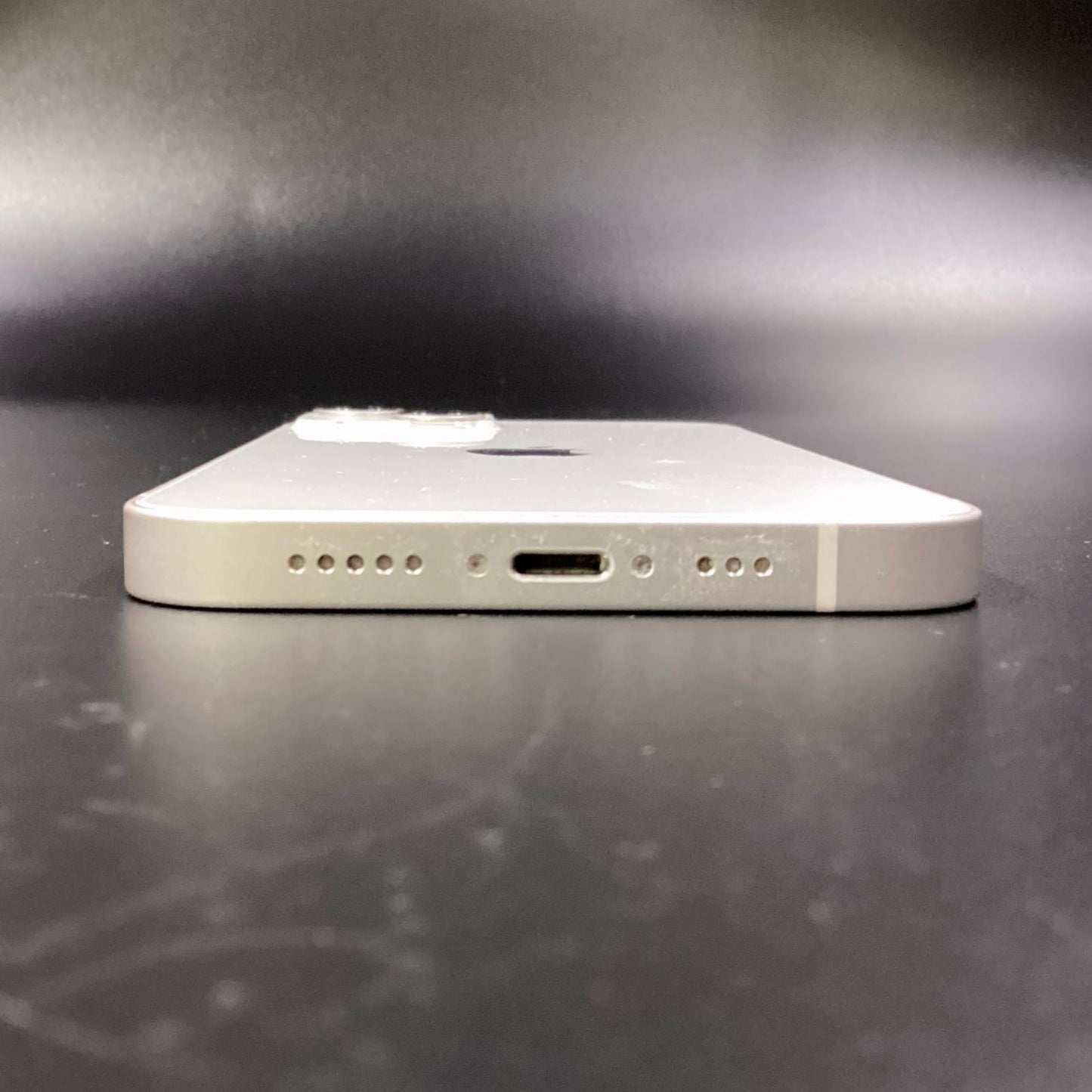 【全額返金保証】【最速発送】Apple iPhone iPhone 13 128GB スターライト docomo 動作確認済 83%