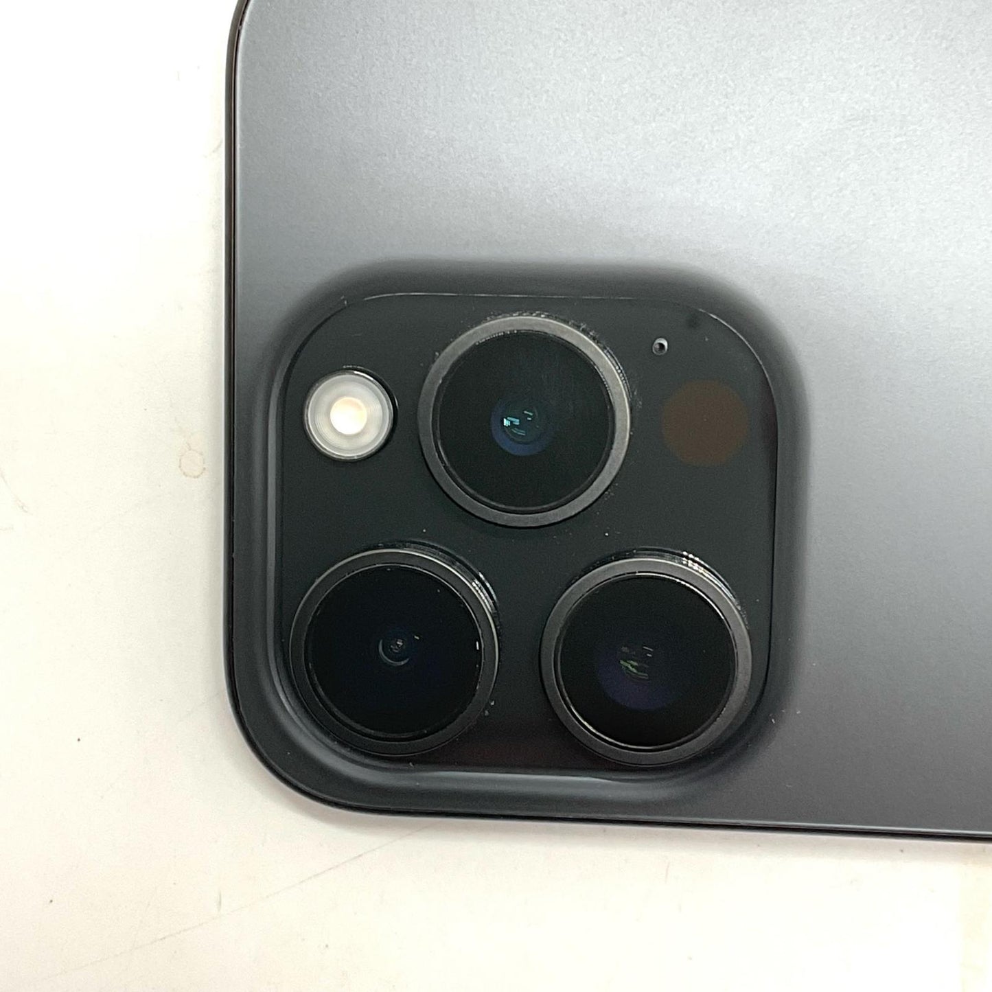 【全額返金保証】【最速発送】Apple iPhone iPhone 15 Pro 256GB ブラックチタニウム SIMフリー 白ロム 動作確認済 82%