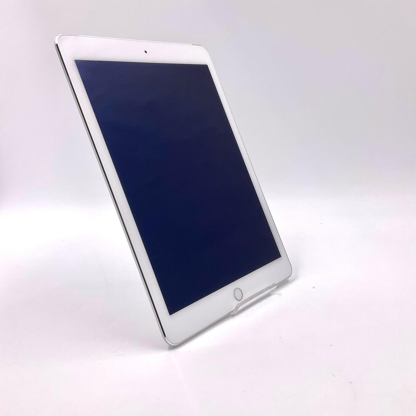 【全額返金保証】【最速発送】Apple iPad Air 9.7インチ 第2世代 32GB シルバー WiFi+Cellular docomo 白ロム 動作確認済