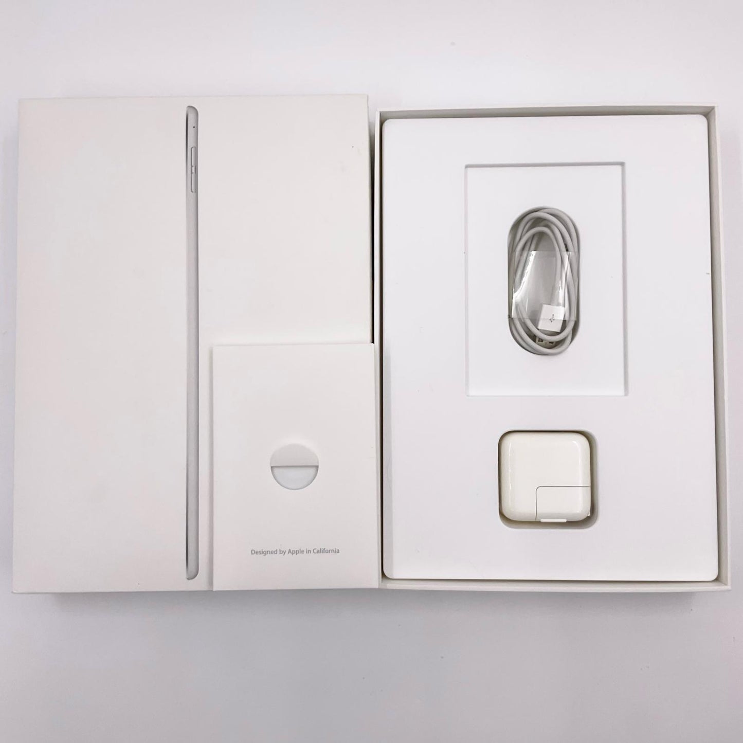 【全額返金保証】【最速発送】Apple iPad Air 9.7インチ 第2世代 32GB シルバー WiFi+Cellular docomo 白ロム 動作確認済