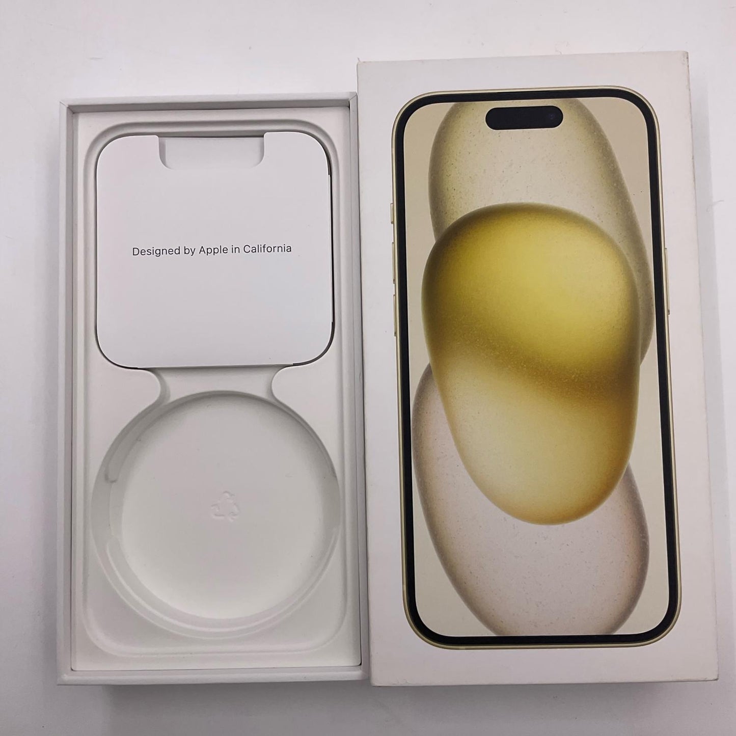【最速発送】Apple iPhone iPhone 15 128GB イエロー docomo 白ロム【難有】 87%