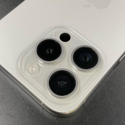 【全額返金保証】【最速発送】Apple iPhone iPhone 15 Pro 256GB ホワイトチタニウム docomo 白ロム 動作確認済 86%