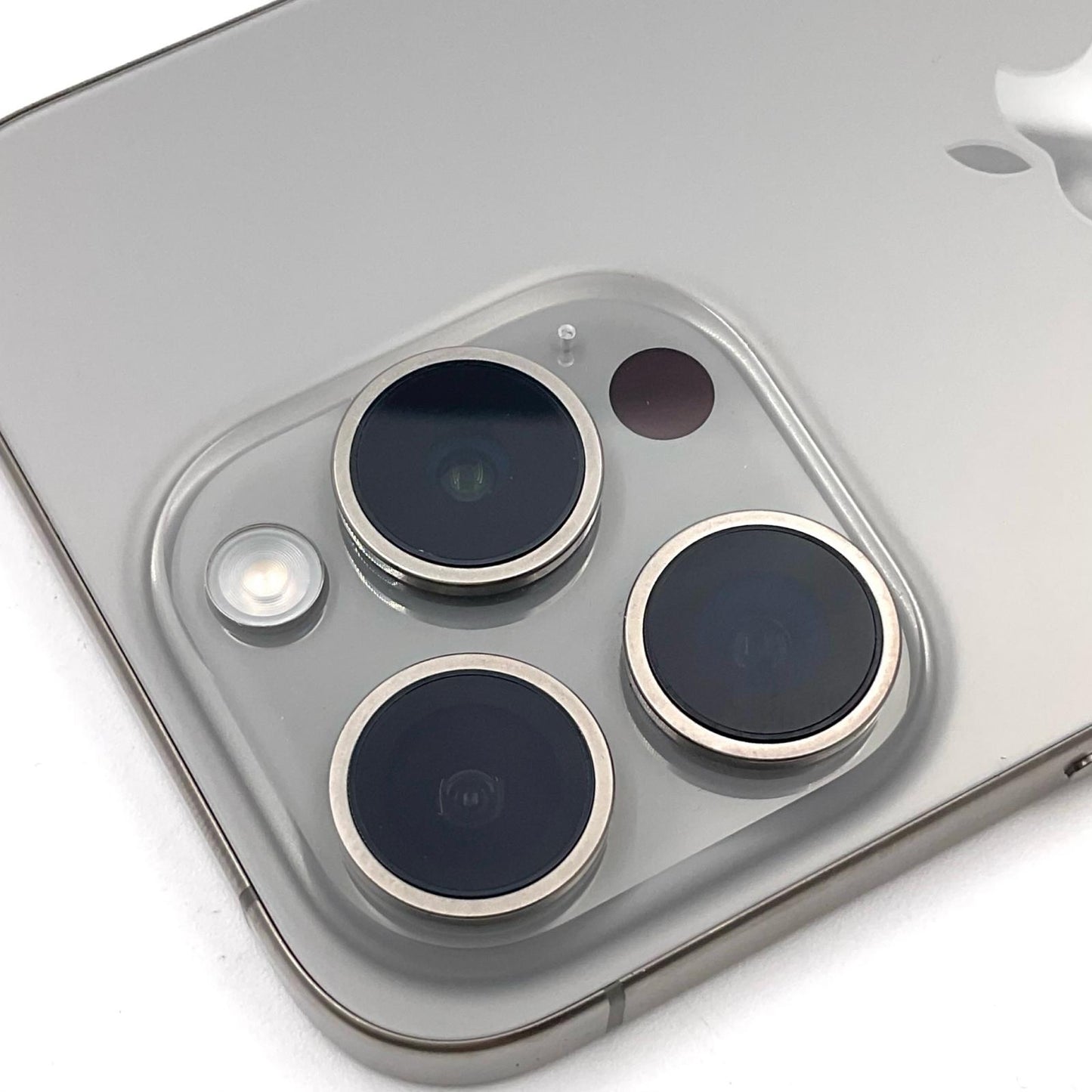 【全額返金保証】【最速発送】Apple iPhone iPhone 15 Pro 256GB ナチュラルチタニウム SIMフリー 白ロム 美品 動作確認済 88%