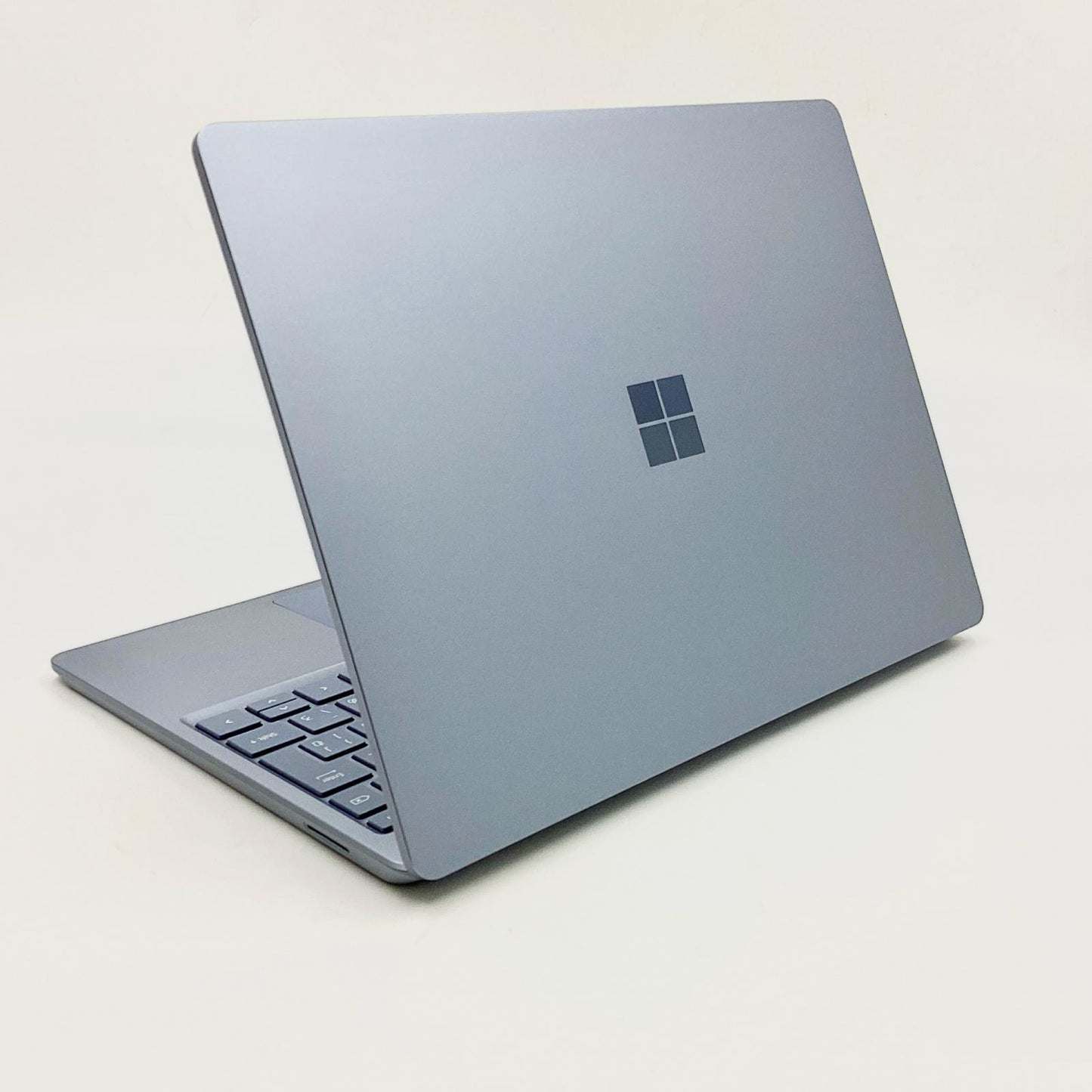 【全額返金保証】【最速発送】Microsoft Surface Laptop Go THJ-00034 1943 Intel(R) Core(TM) i5-1035G1 1GHz 8GB M.2 SSD 256GB 90.8% 美品 動作確認済