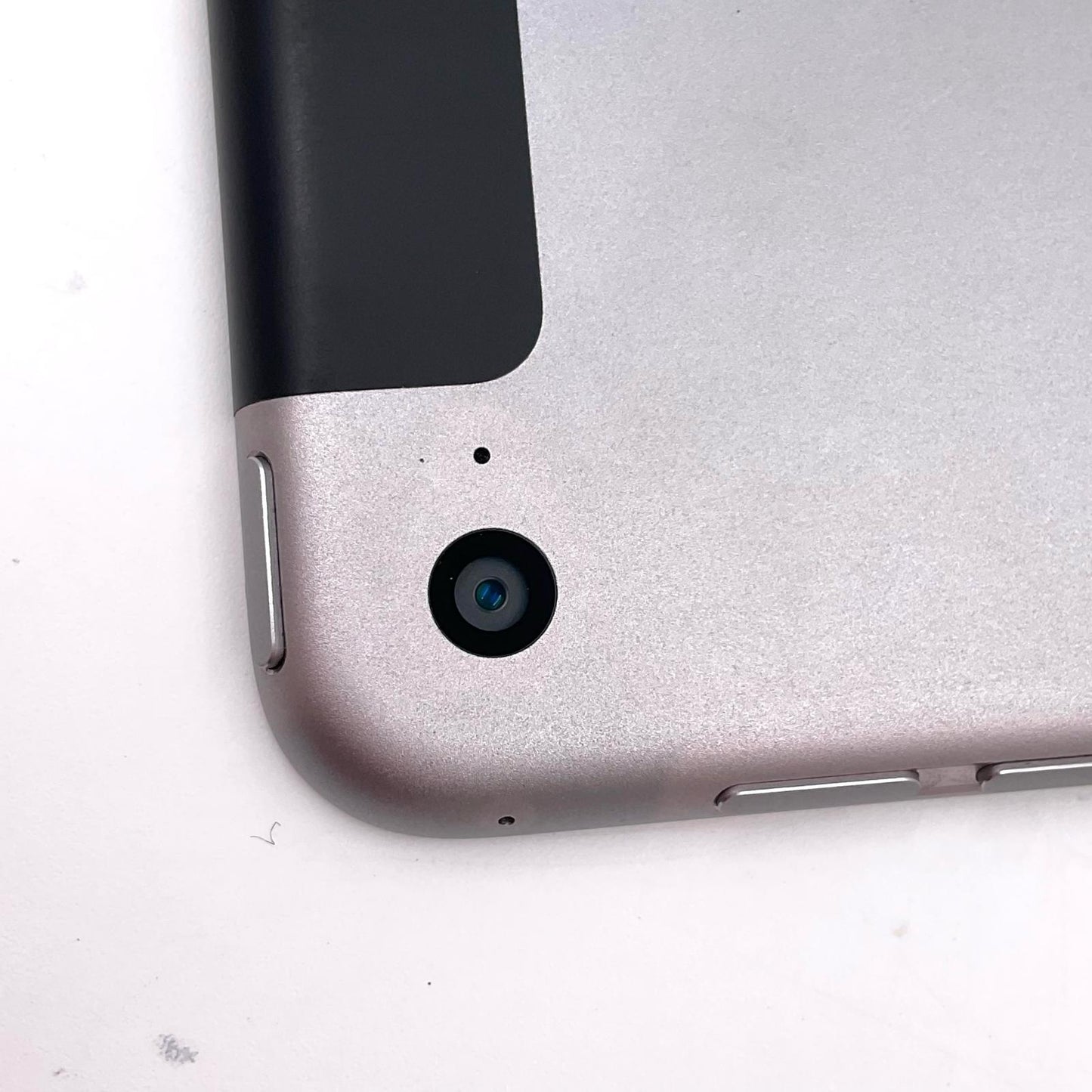 【全額返金保証】【最速発送】Apple iPad mini 第4世代 64GB シルバー WiFi+Cellular Softbank 白ロム 動作確認済