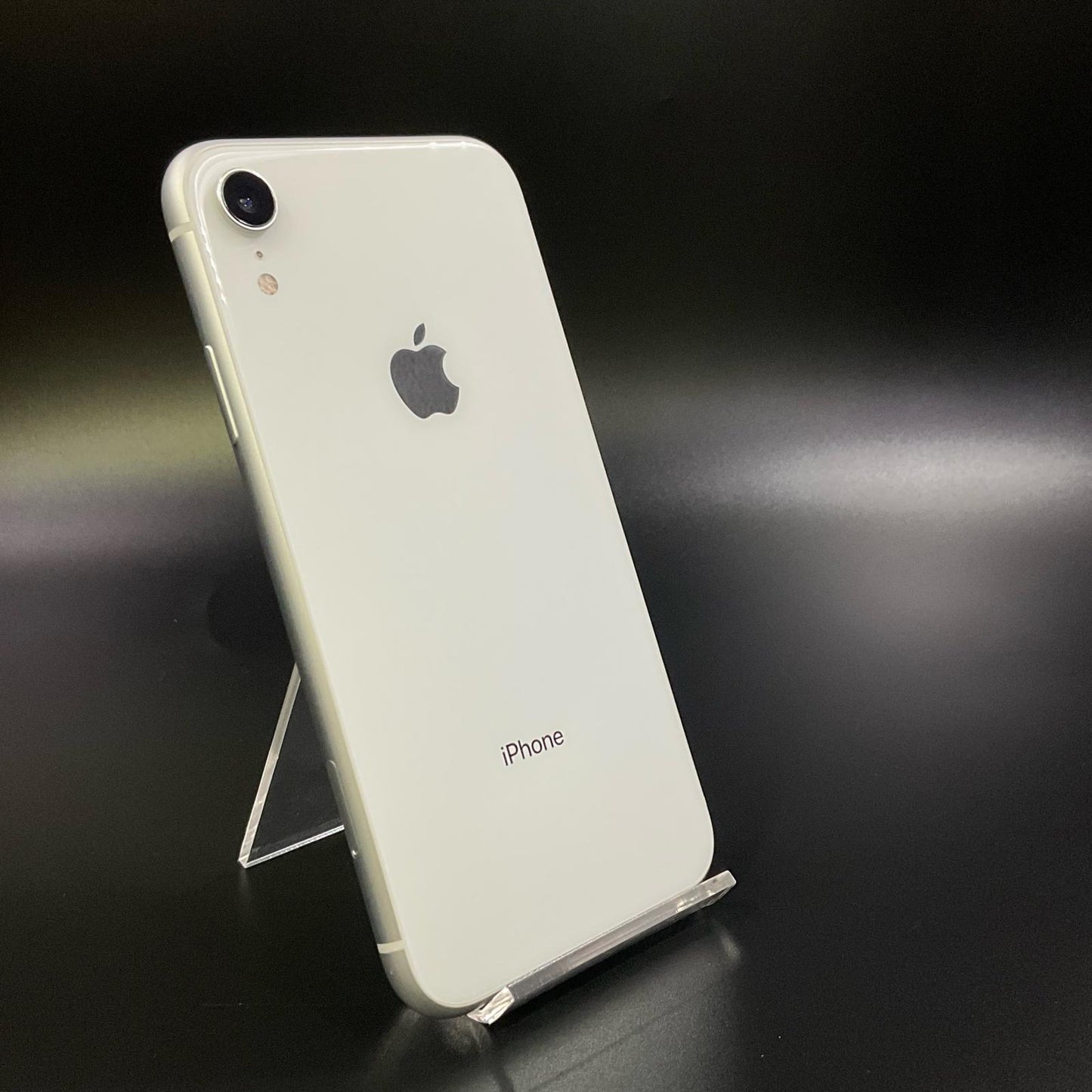 【全額返金保証】【最速発送】Apple iPhone iPhone XR 64GB ホワイト docomo 白ロム 動作確認済 79%