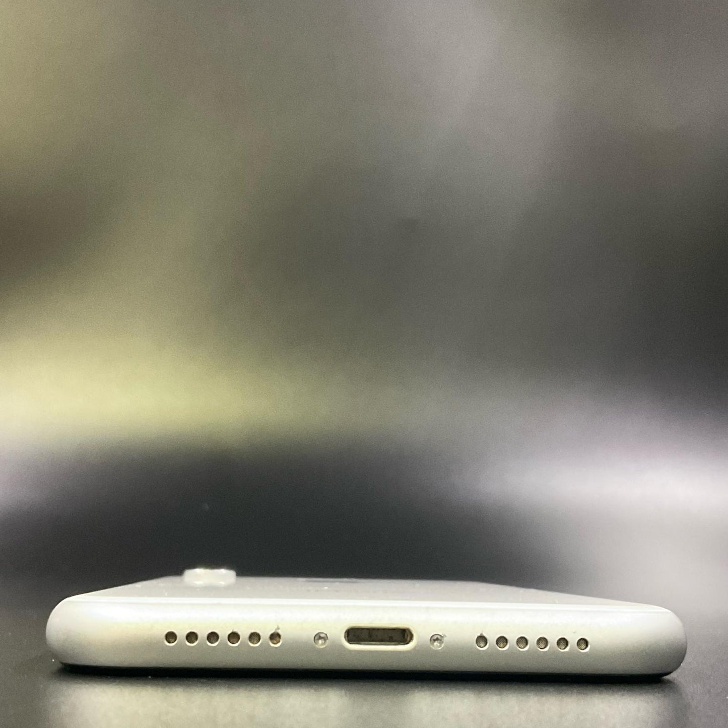 【全額返金保証】【最速発送】Apple iPhone iPhone XR 64GB ホワイト docomo 白ロム 動作確認済 79%