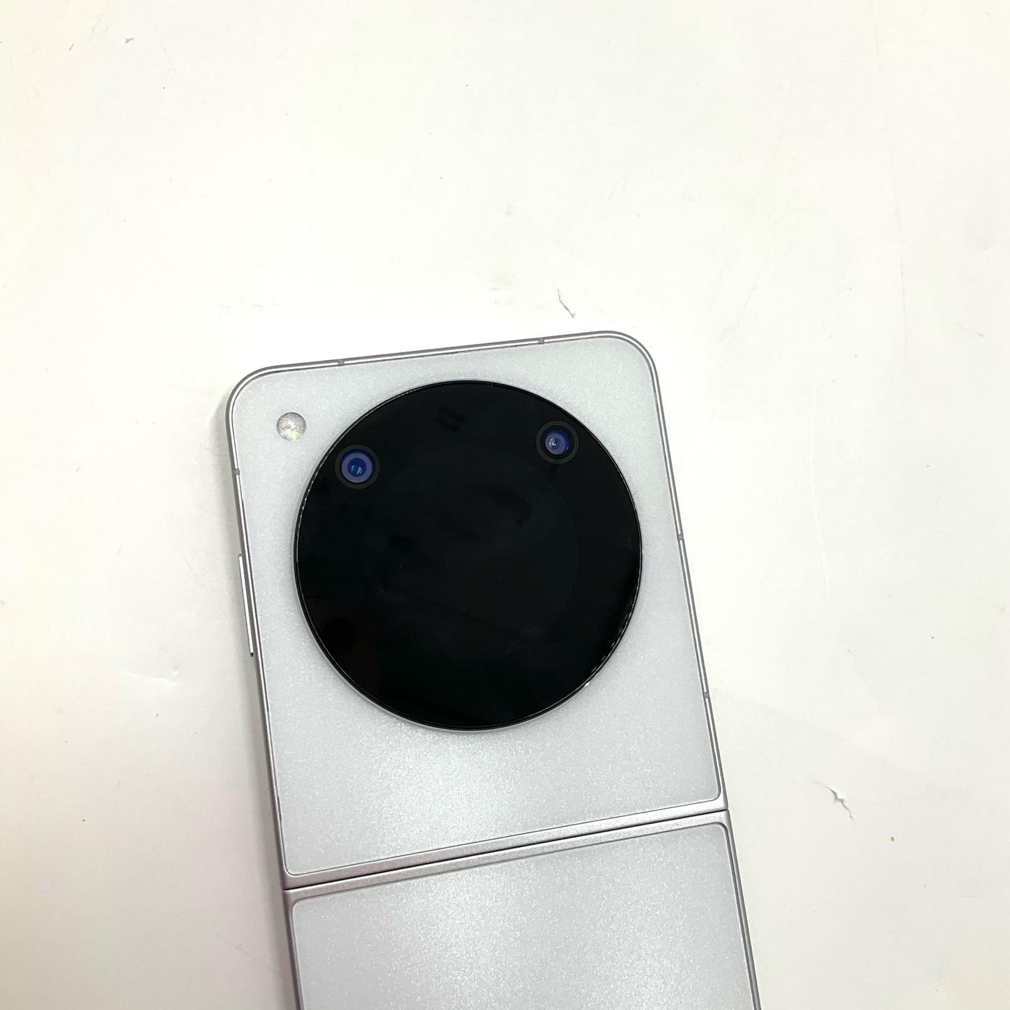 【全額返金保証】【最速発送】ZTE Libero Flip 128GB ホワイト Y!mobile A304ZT 白ロム 美品 動作確認済