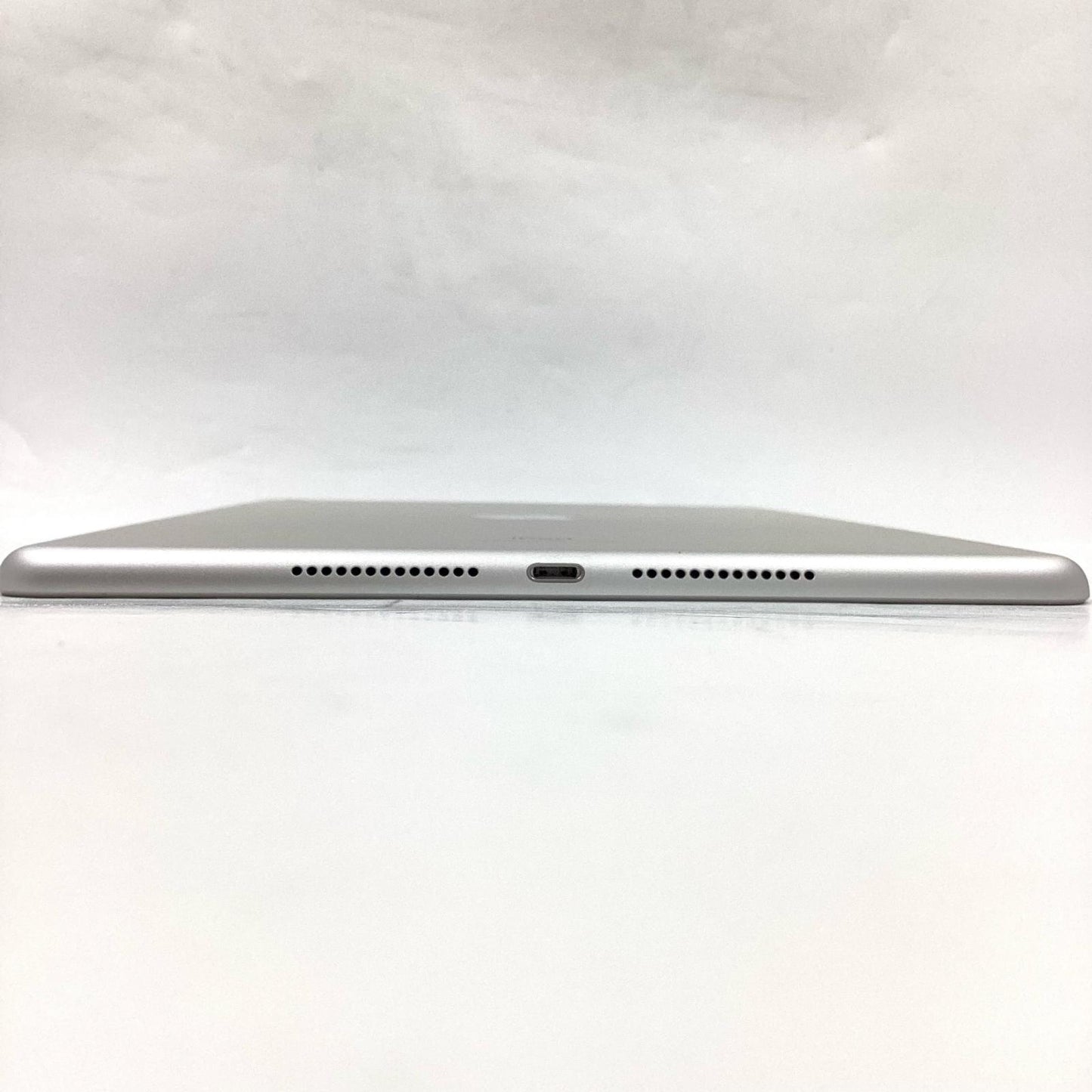 【全額返金保証】【最速発送】Apple iPad iPad 10.2インチ 第9世代 64GB シルバー Wi-Fi 超美品 動作確認済