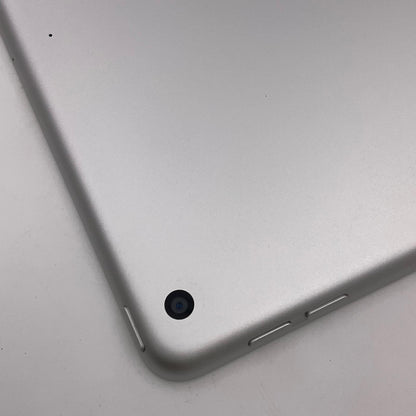 【全額返金保証】【最速発送】Apple iPad iPad 10.2インチ 第9世代 64GB シルバー Wi-Fi 超美品 動作確認済