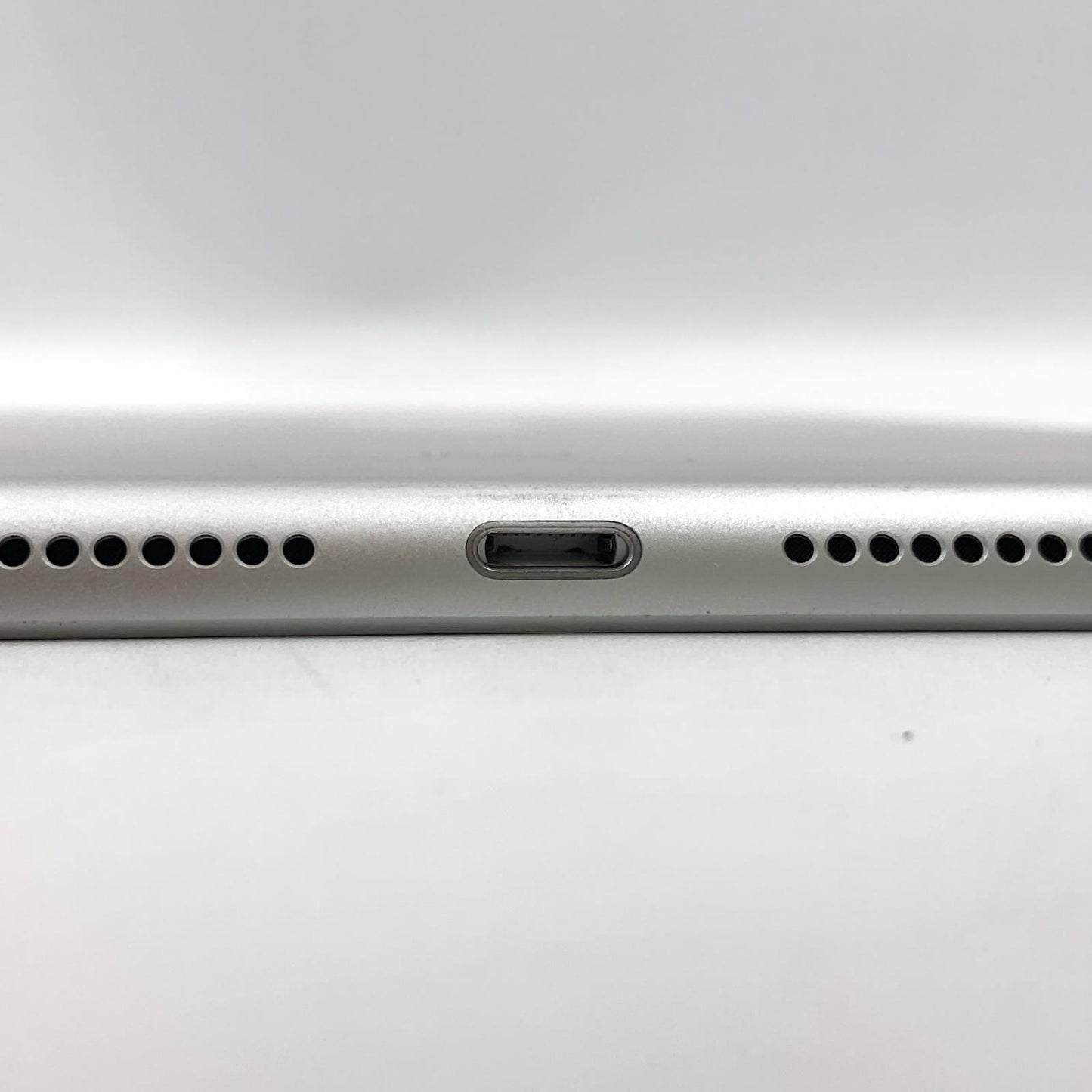 【全額返金保証】【最速発送】Apple iPad iPad 10.2インチ 第9世代 64GB シルバー Wi-Fi 超美品 動作確認済