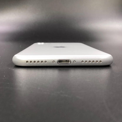 【全額返金保証】【最速発送】Apple iPhone iPhone SE（第2世代） 64GB ホワイト docomo 白ロム 動作確認済 80%