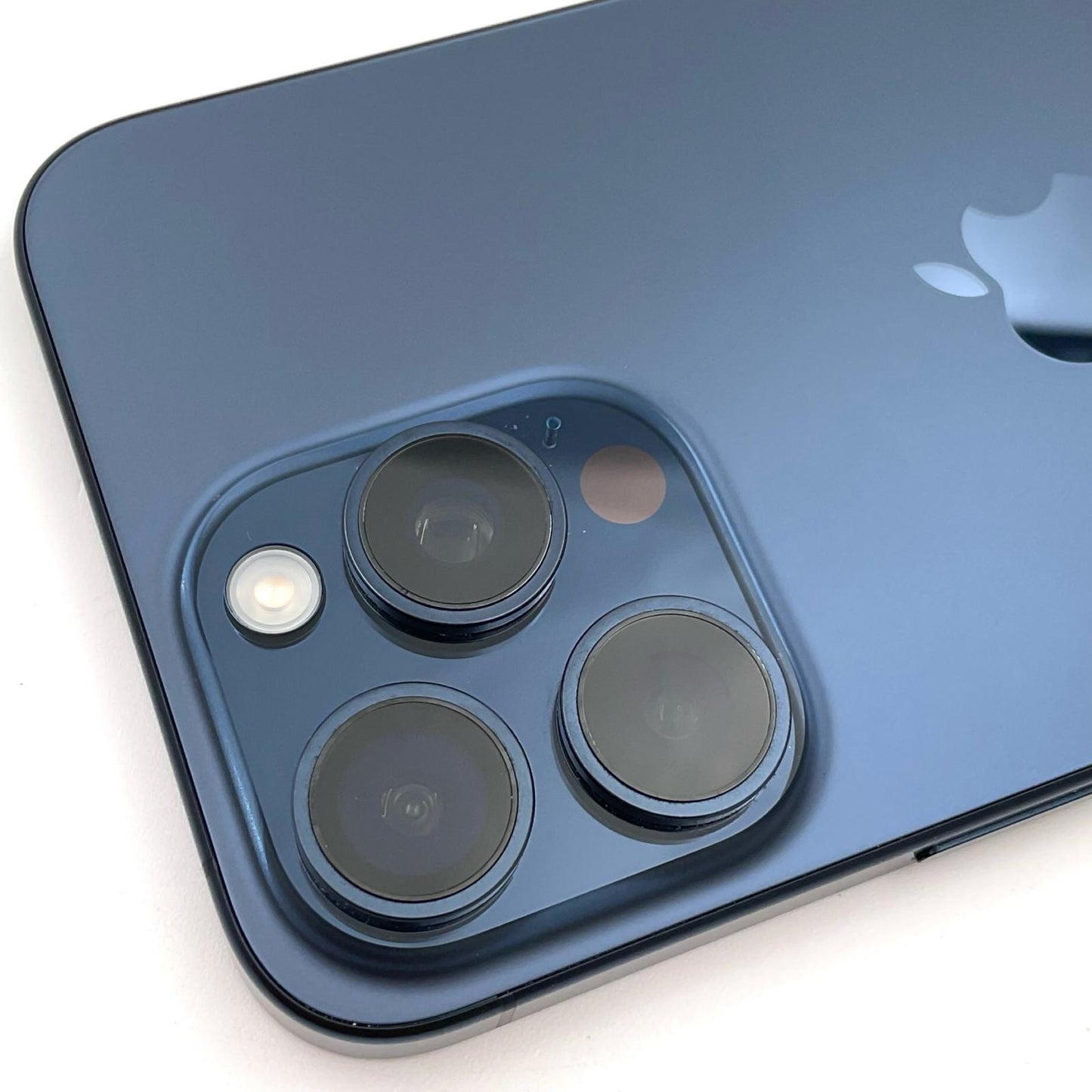 【全額返金保証】【最速発送】Apple iPhone iPhone 15 Pro Max 256GB ブルーチタニウム docomo 美品 動作確認済 86%