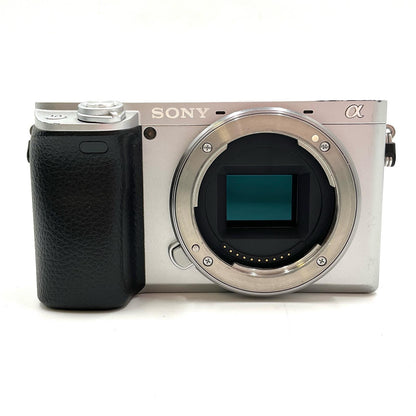 【全額返金保証】【最速発送】Sony デジタル一眼 α6400 ILCE-6400Y ダブルズームレンズキット シルバー 動作確認済