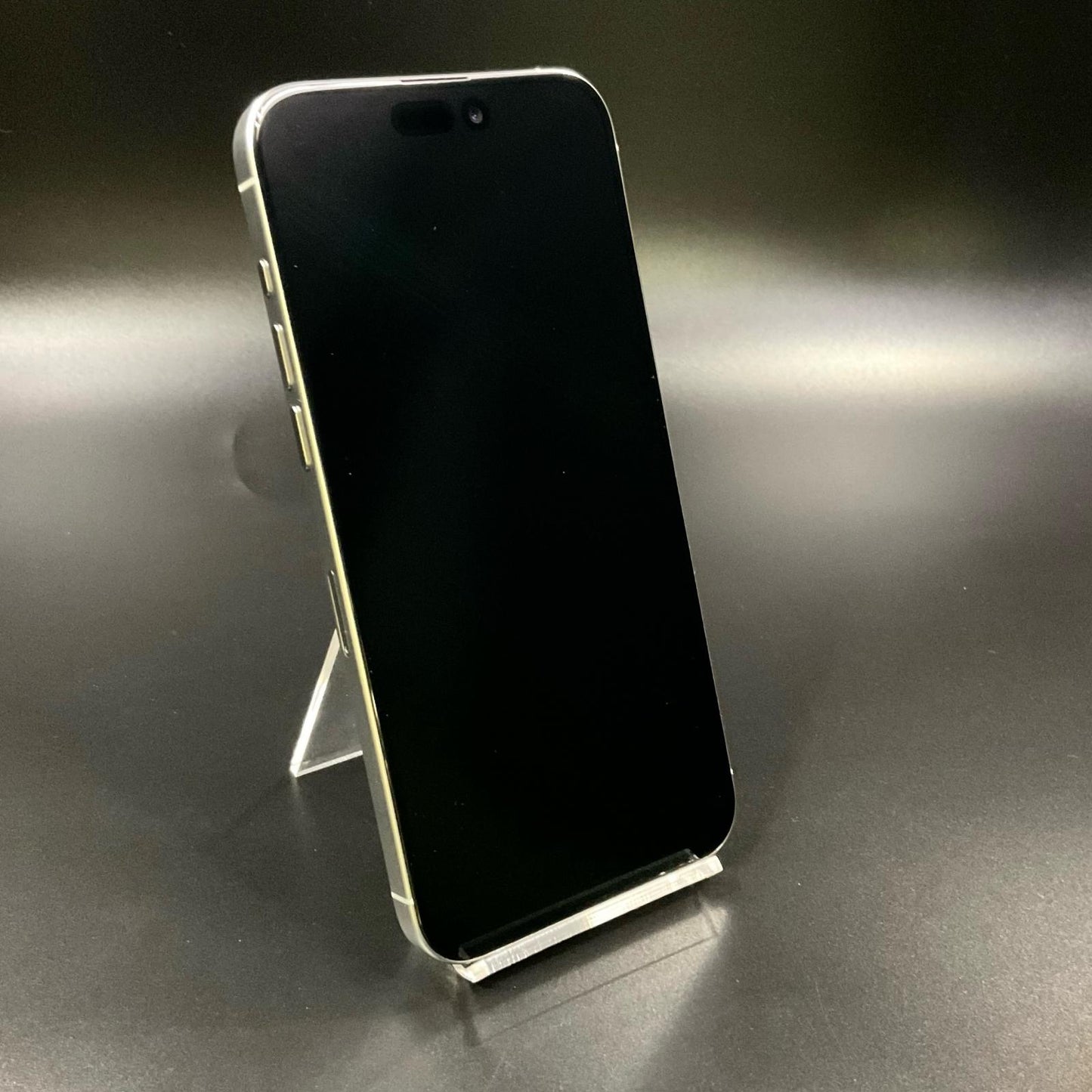 【全額返金保証】【最速発送】Apple iPhone iPhone 15 Pro Max 256GB ホワイト au 美品 動作確認済 88%