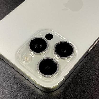 【全額返金保証】【最速発送】Apple iPhone iPhone 15 Pro Max 256GB ホワイト au 美品 動作確認済 88%