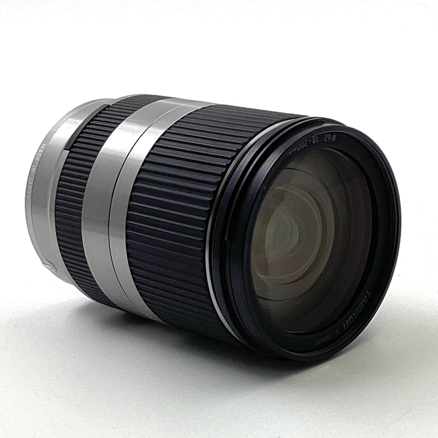 【最速発送】TAMRON 18-200mm F/3.5-6.3 Di III VC (Model B011) シルバー [ソニー用]【難有】