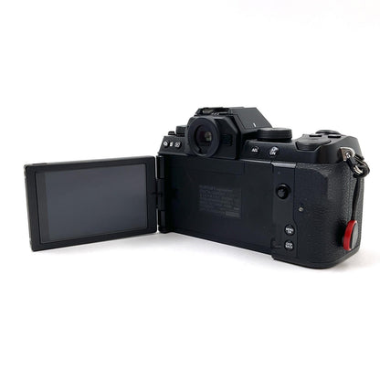 【全額返金保証】【最速発送】FUJIFILM デジタル一眼 FUJIFILM X-S10 ボディ ブラック 動作確認済