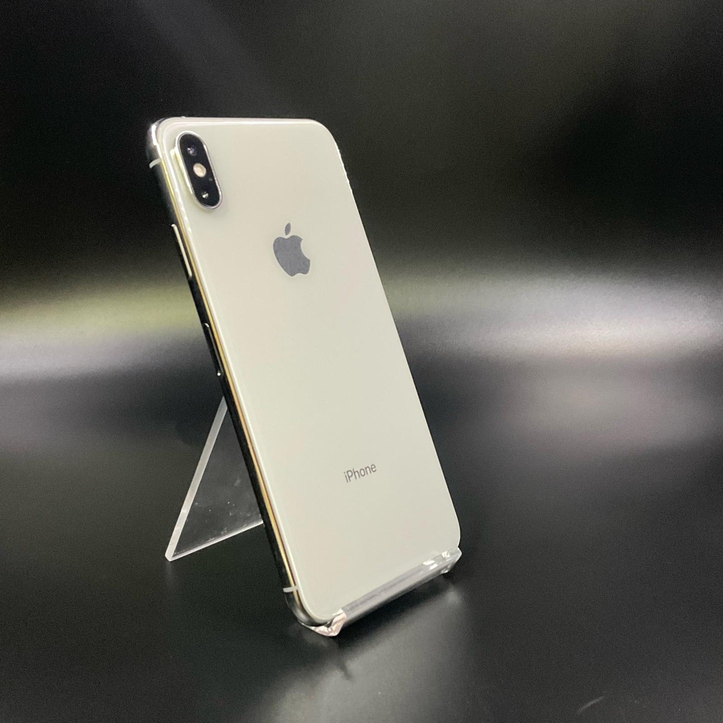 【全額返金保証】【最速発送】Apple iPhone iPhone XS Max 256GB シルバー au 白ロム 動作確認済 81%