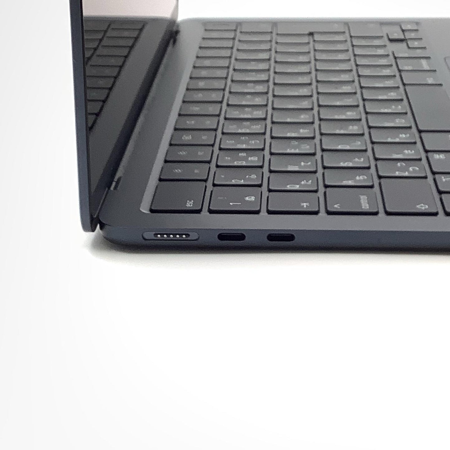 【全額返金保証】【最速発送】Apple MacBook Air 13.6インチ 2022 Apple M2 8GB SSD 256GB ミッドナイト 100% 美品 動作確認済