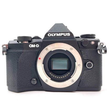 【全額返金保証】【最速発送】OLYMPUS デジタル一眼 OLYMPUS OM-D E-M5 Mark II ボディ ブラック 美品 動作確認済